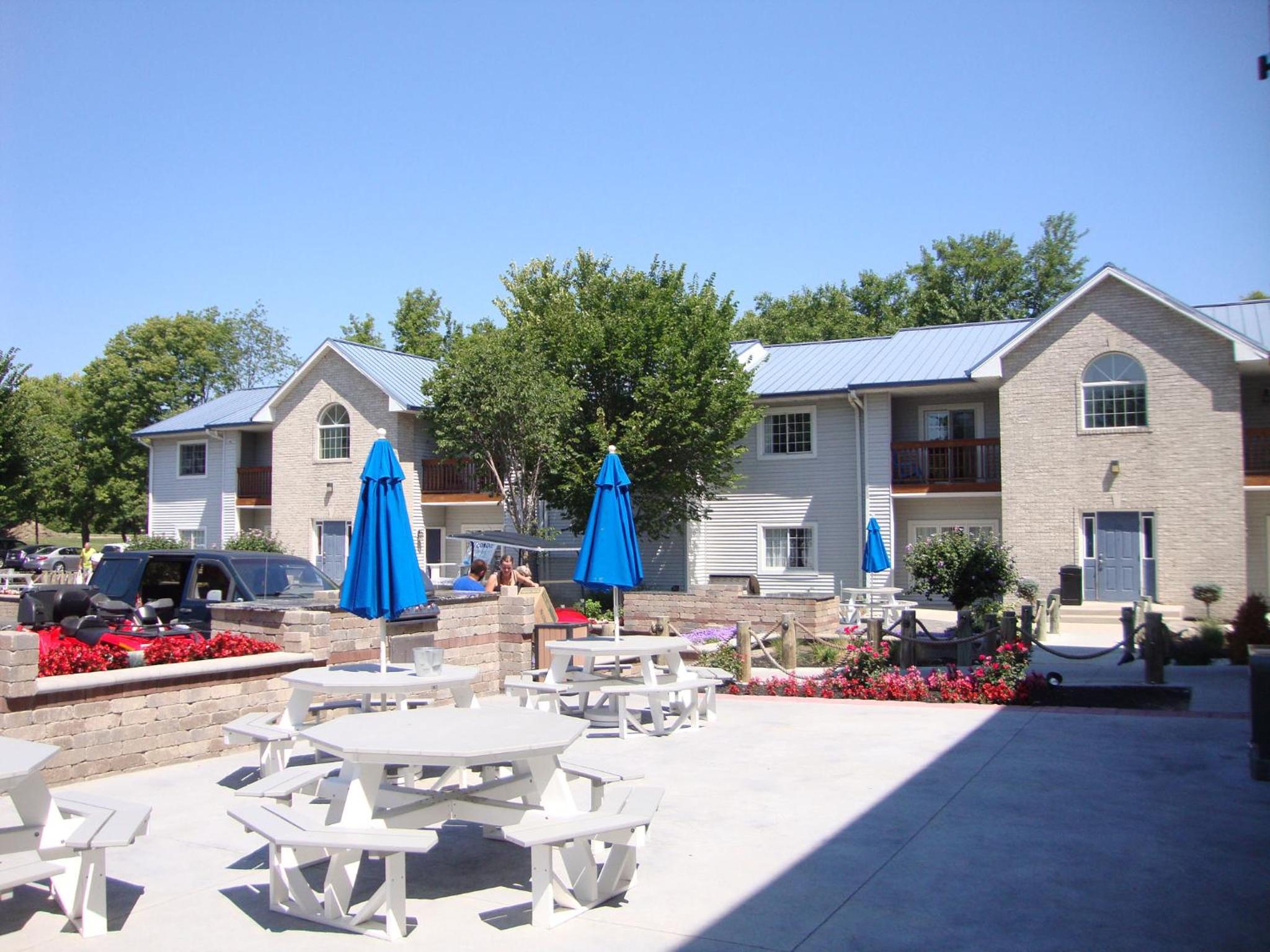 Put-in-Bay Poolview Condo #5 view 4