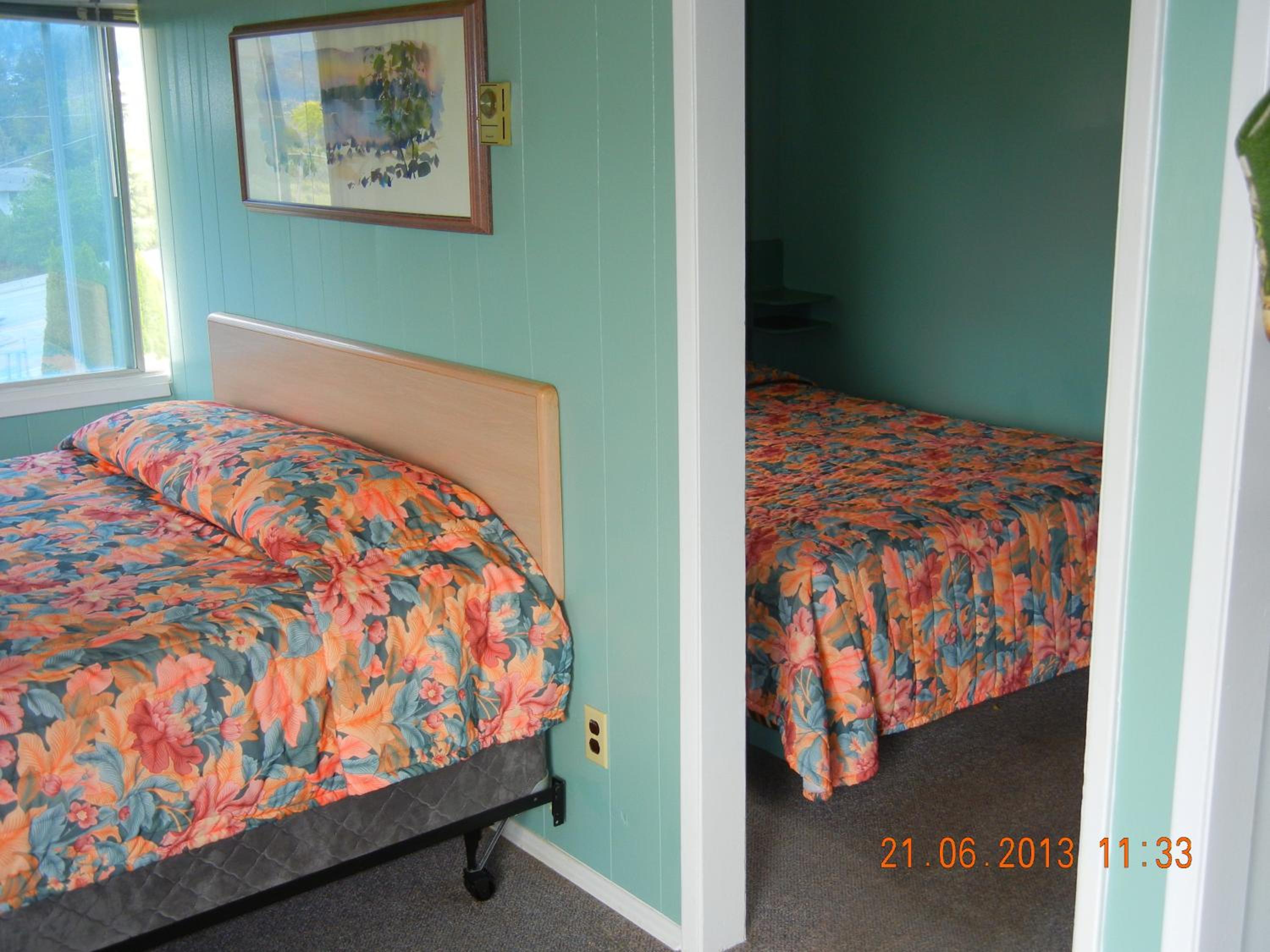 Holiday House Motel