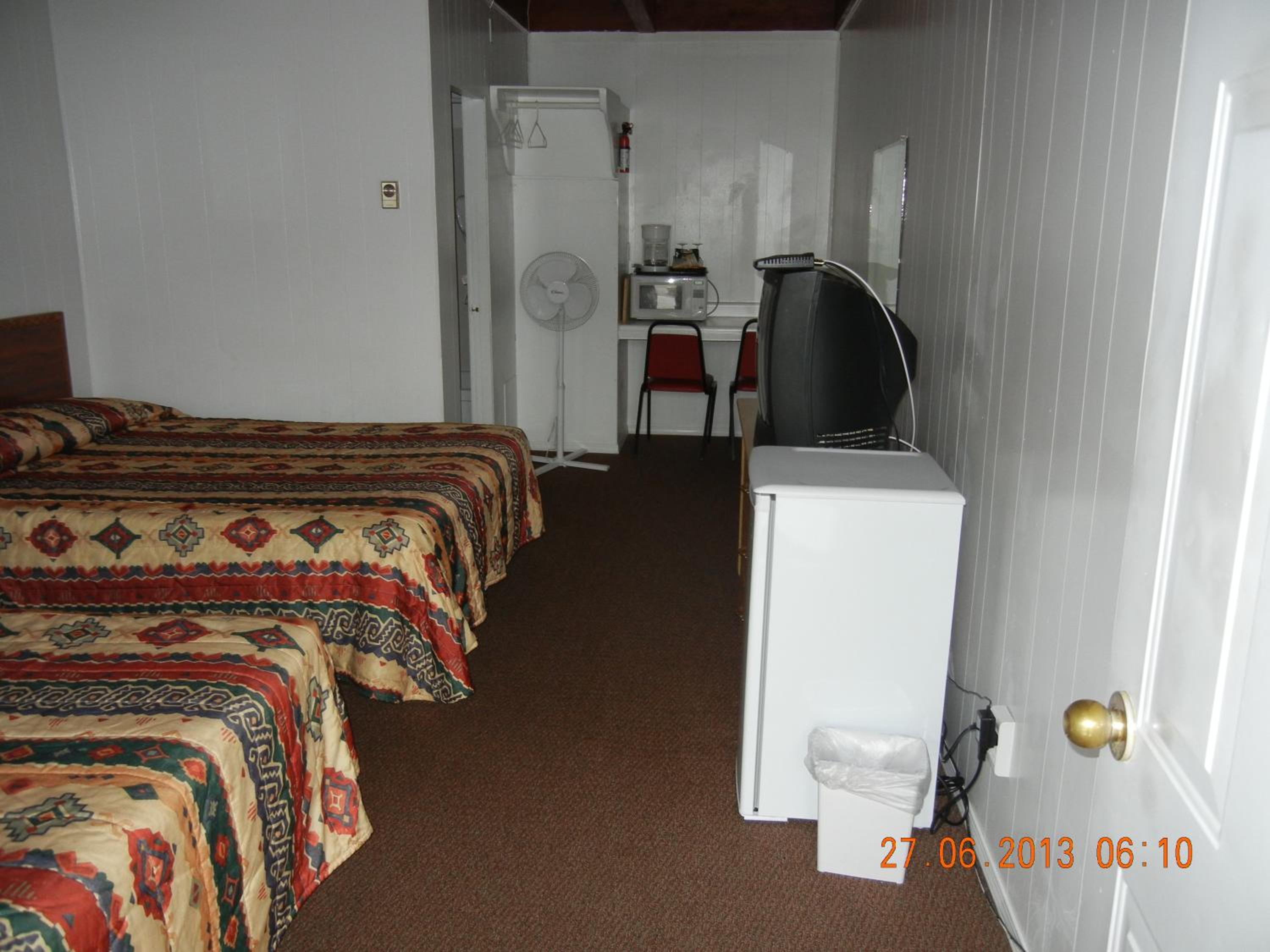 Holiday House Motel