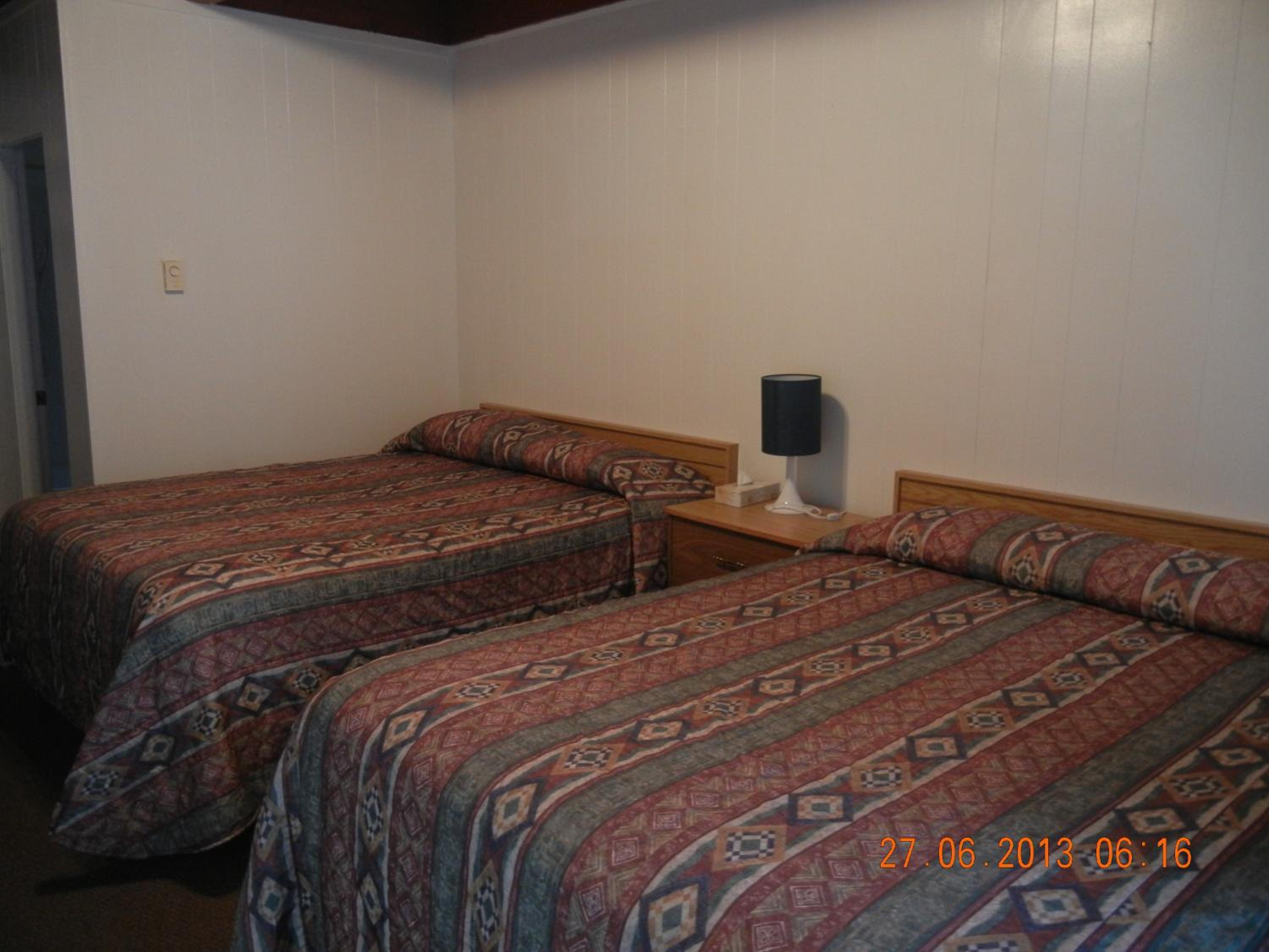 Holiday House Motel