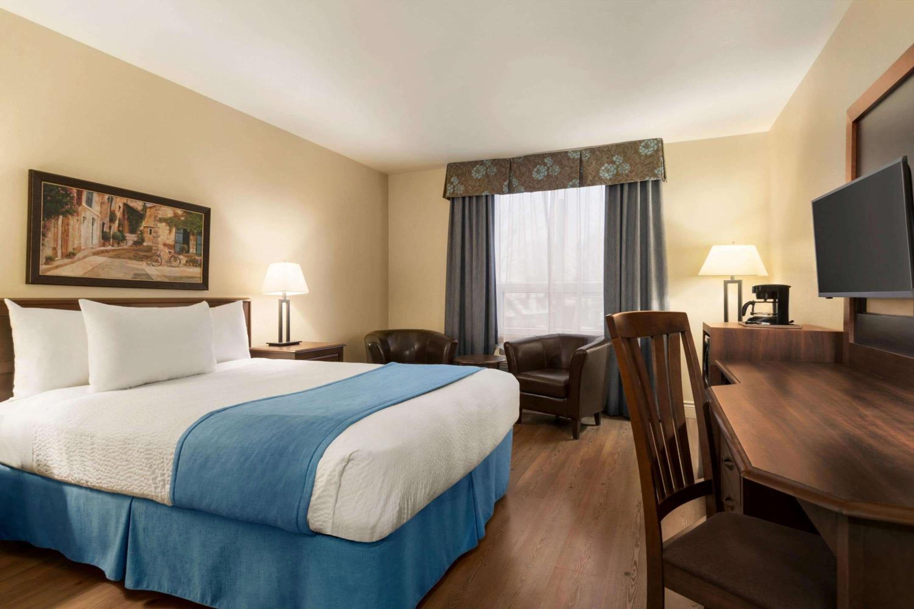 Levis Vacations - Days Inn by Wyndham Levis - Property Image 3