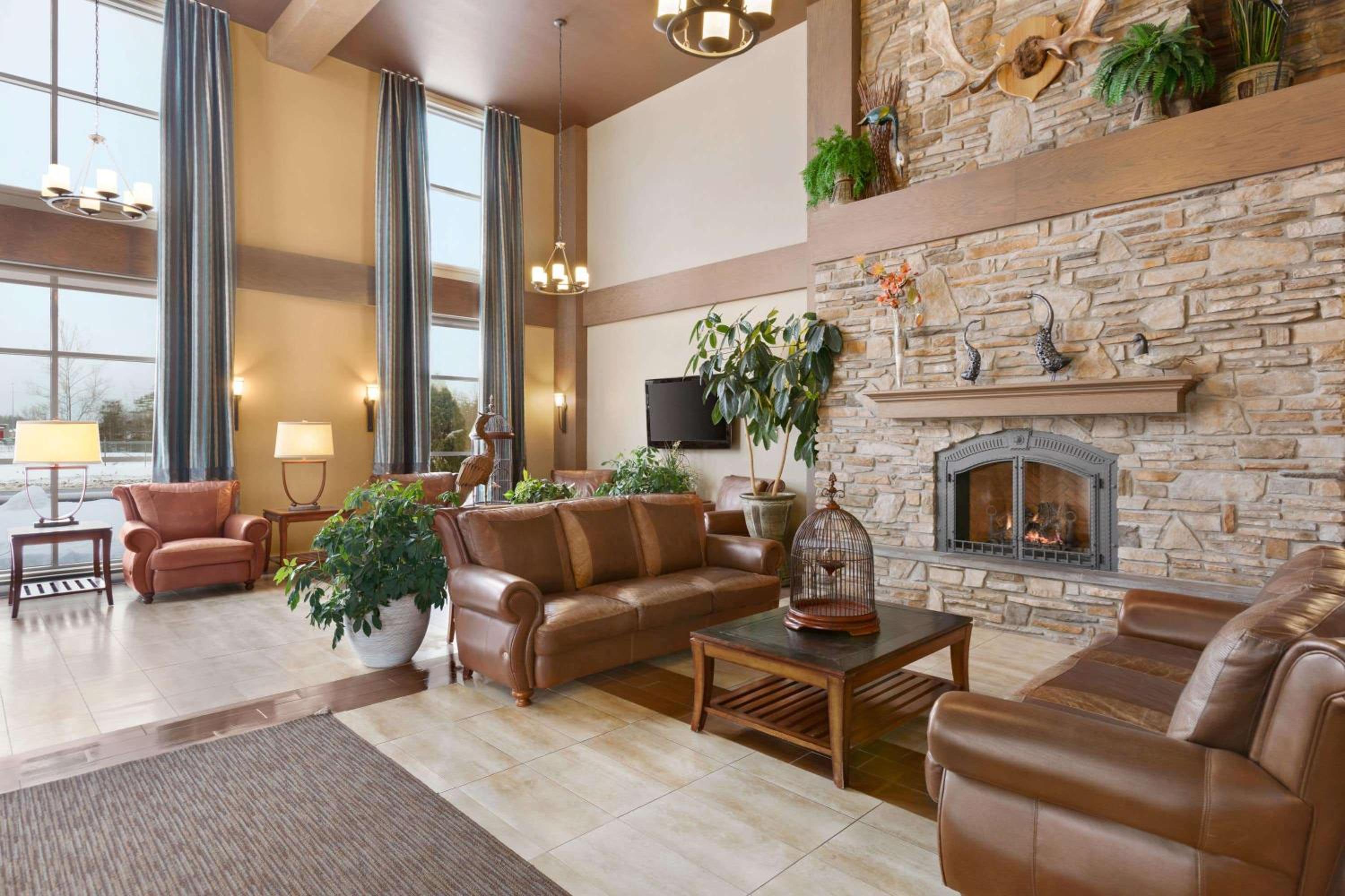 Levis Vacations - Days Inn by Wyndham Levis - Property Image 2
