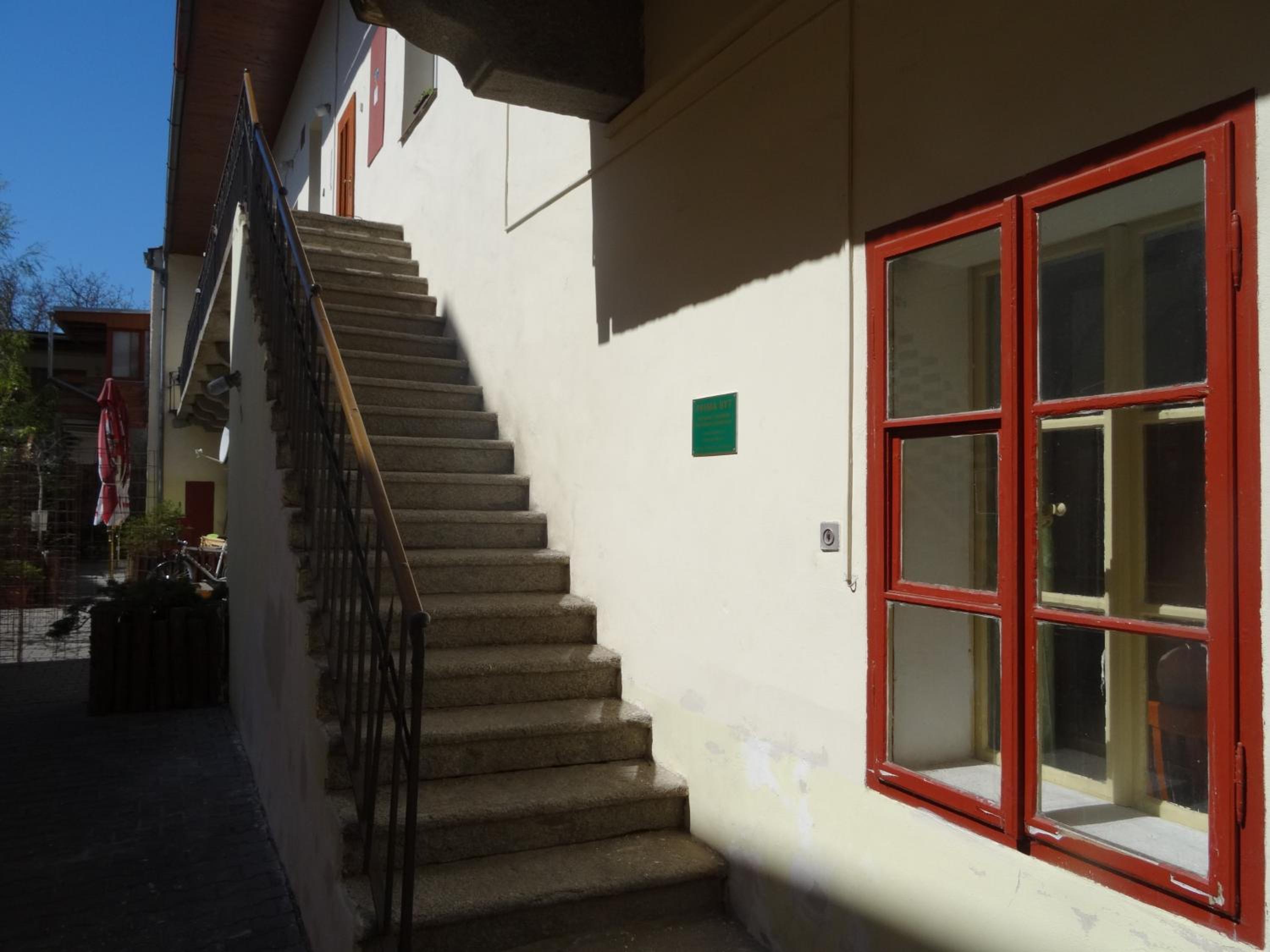 Photo 33