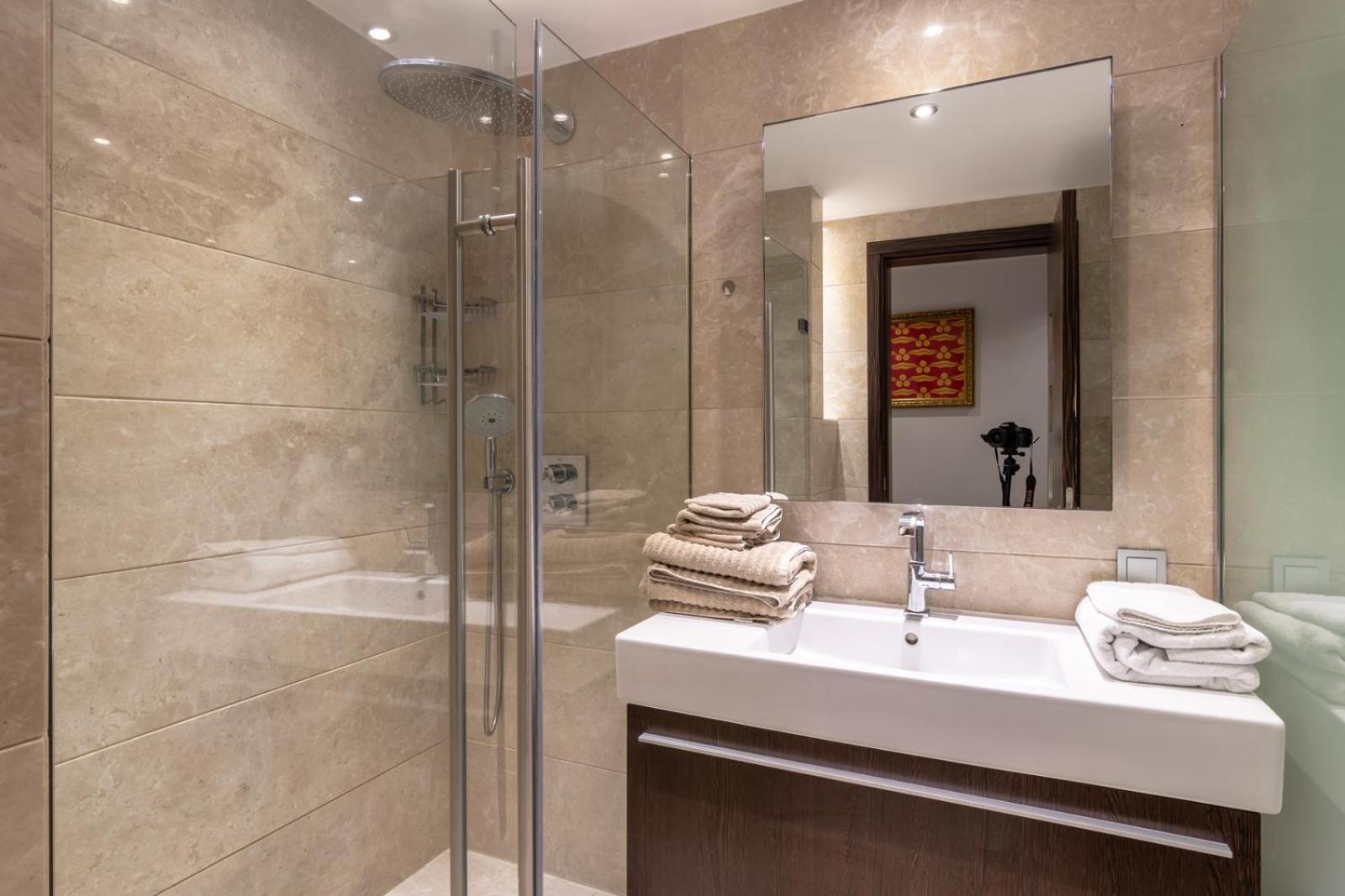 Deger 16 Residences