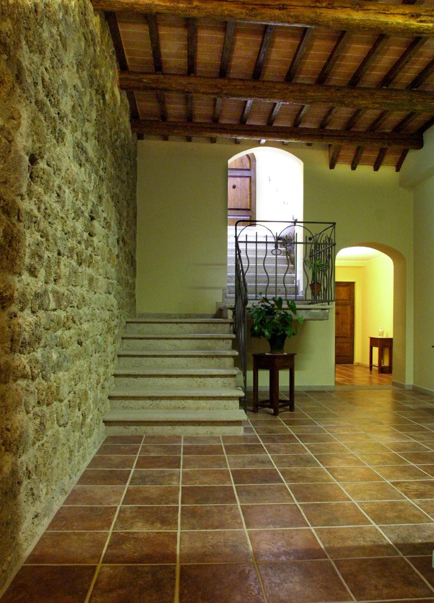 Photo 33