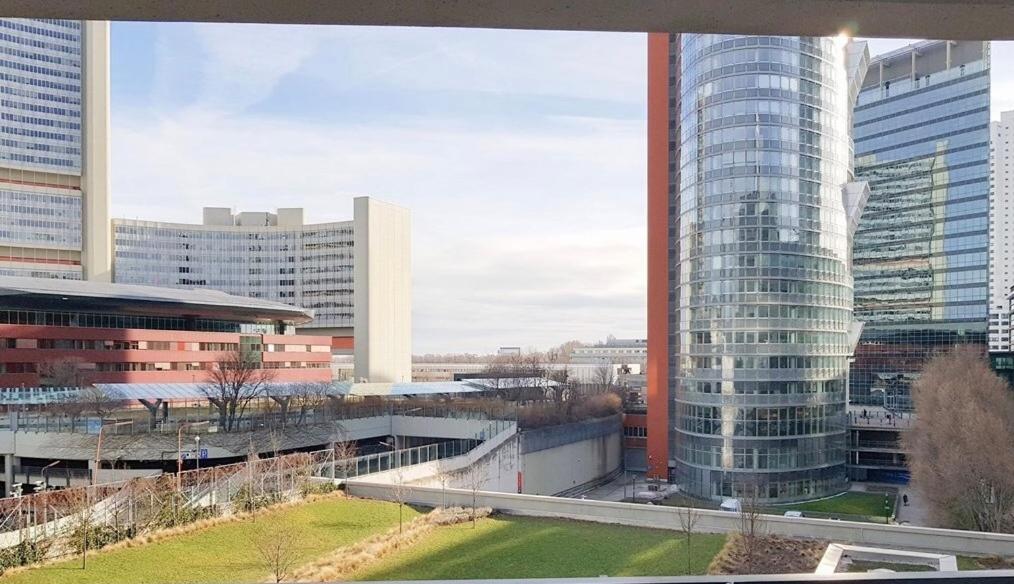 Amazing Austria Center Apartment near UNO City
