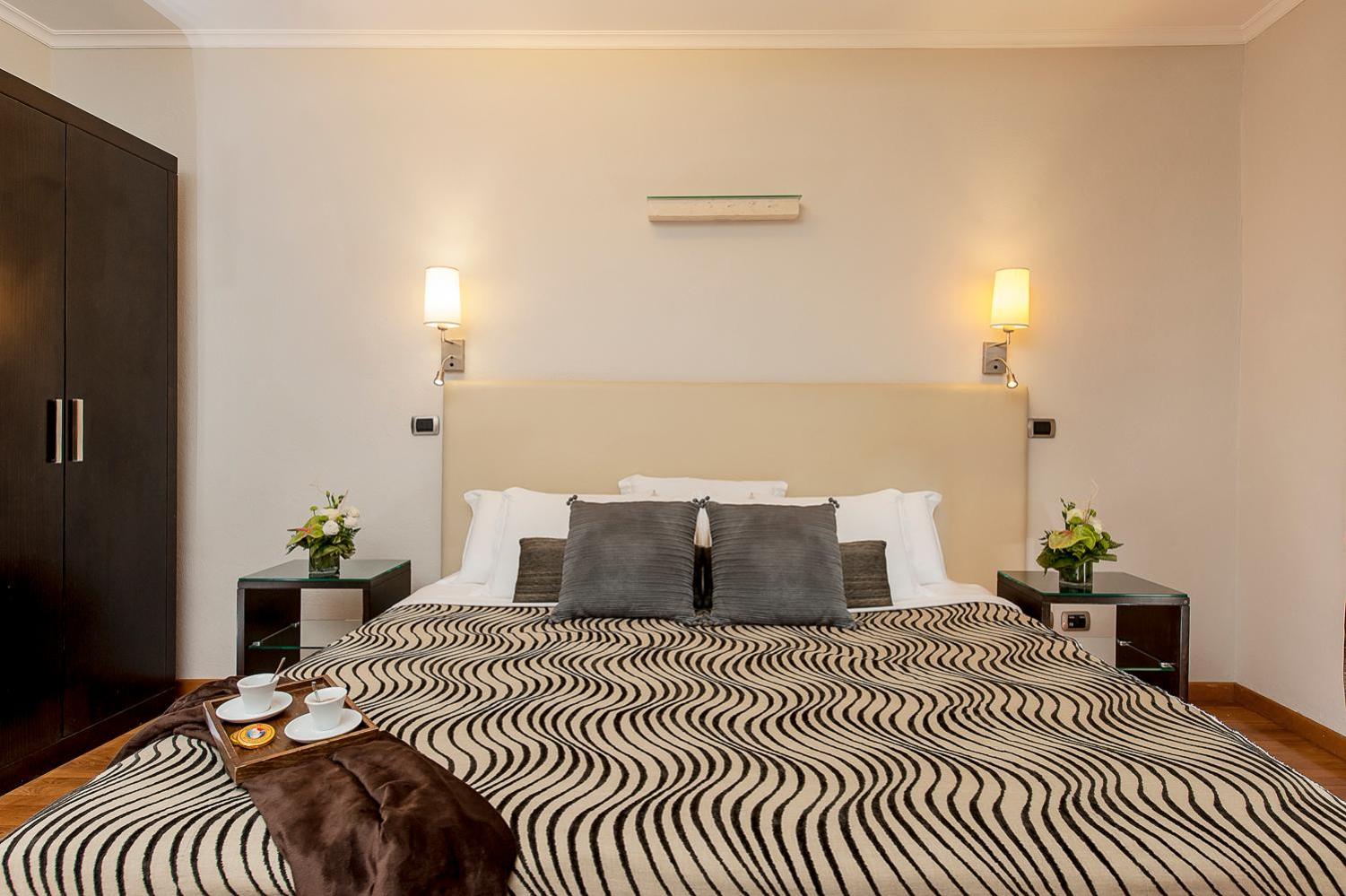 Daphne Suites