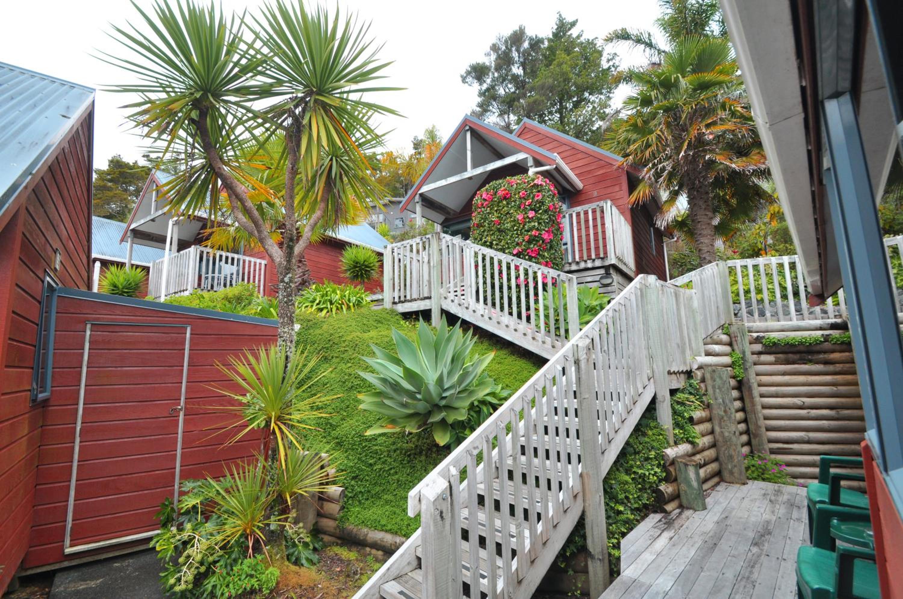 Bay Cabinz Motel