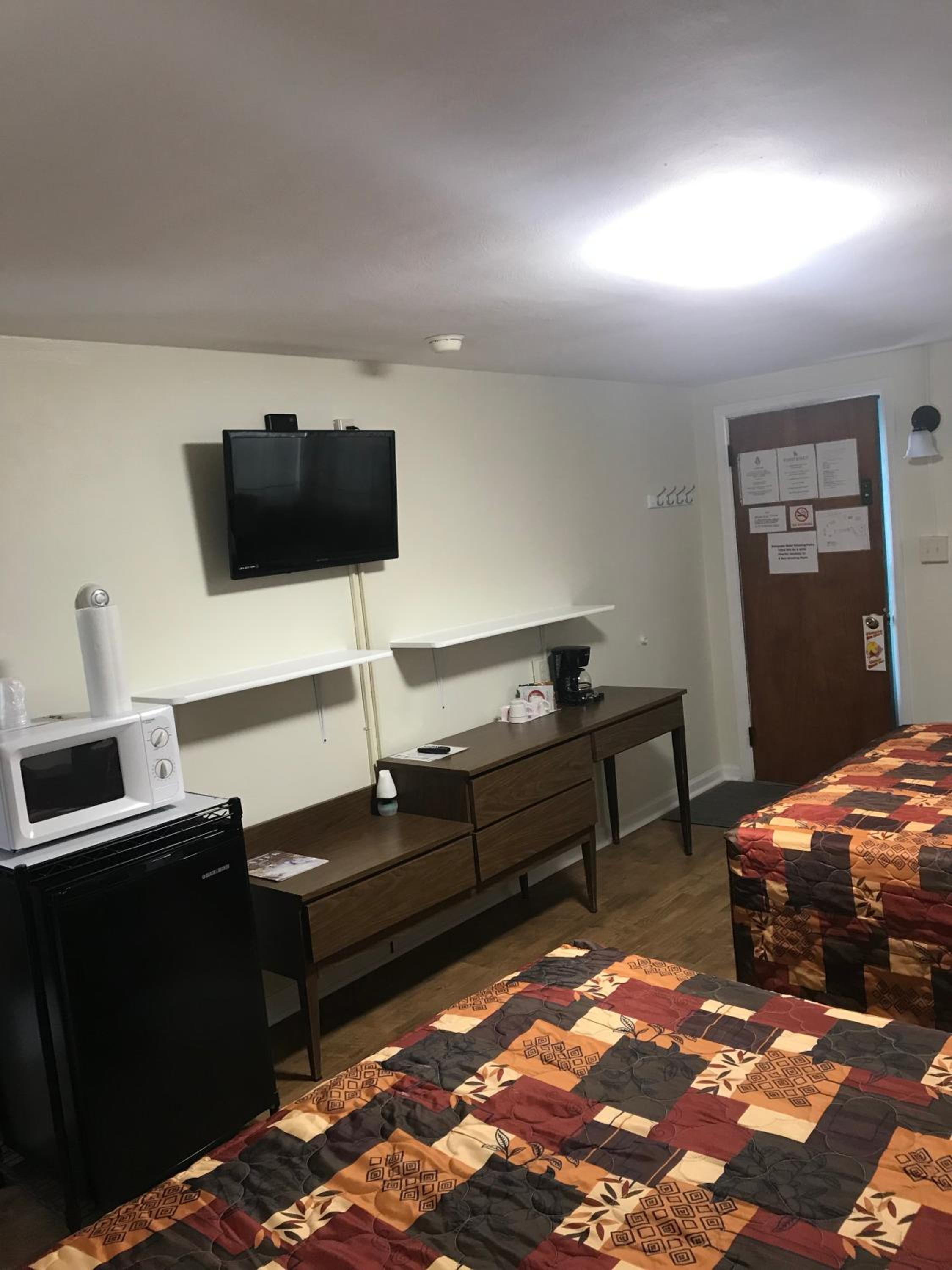 Evergreen Motel