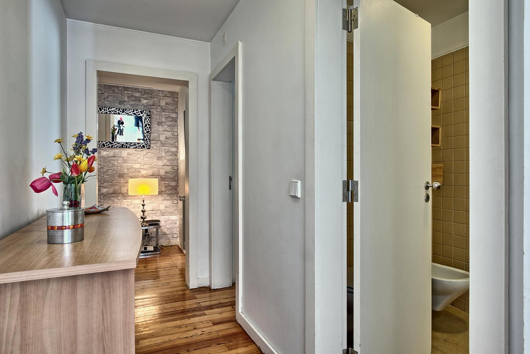 MyPlaceLisbon - Bairro Alto Apartment view 5