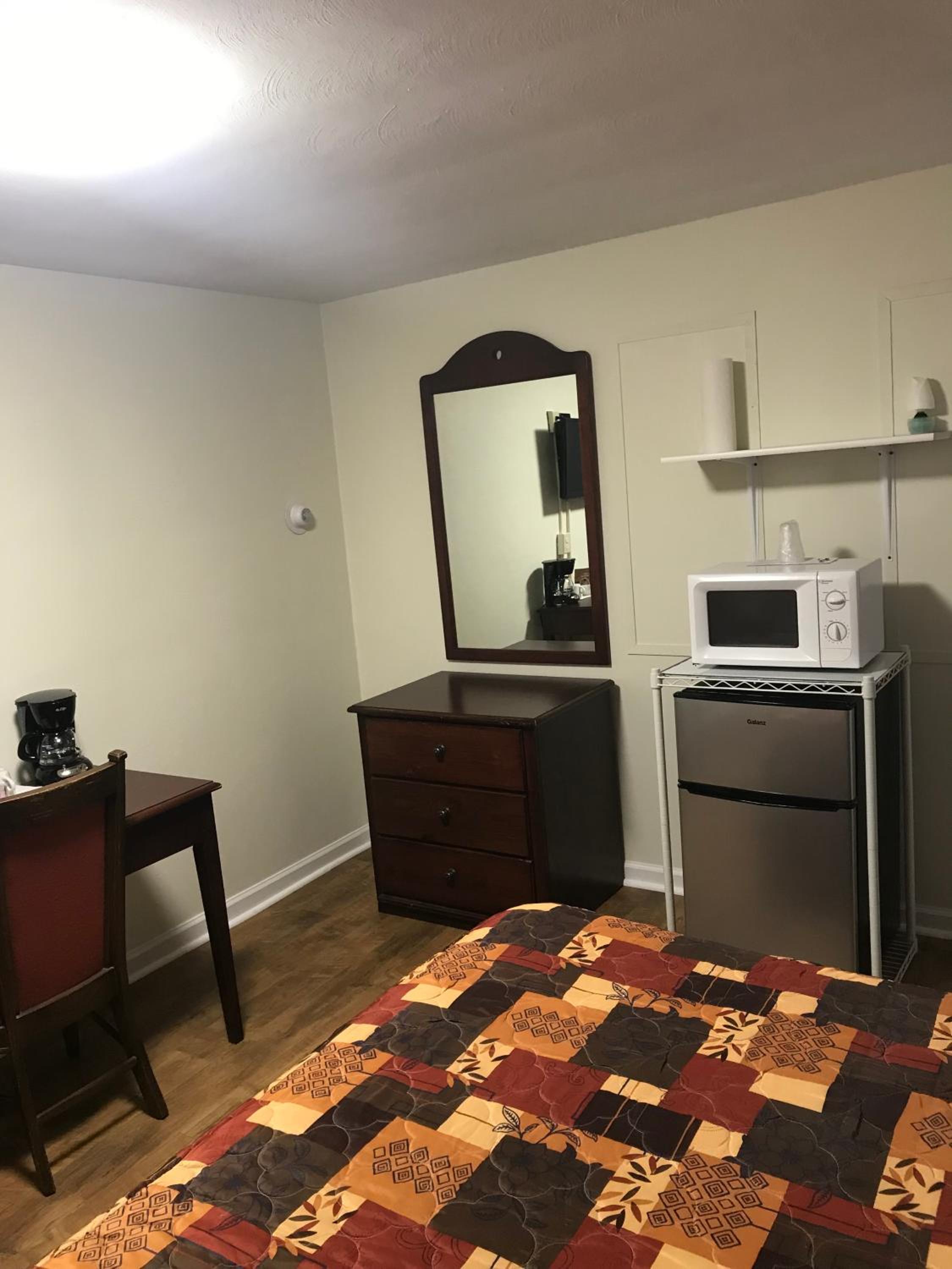 Evergreen Motel