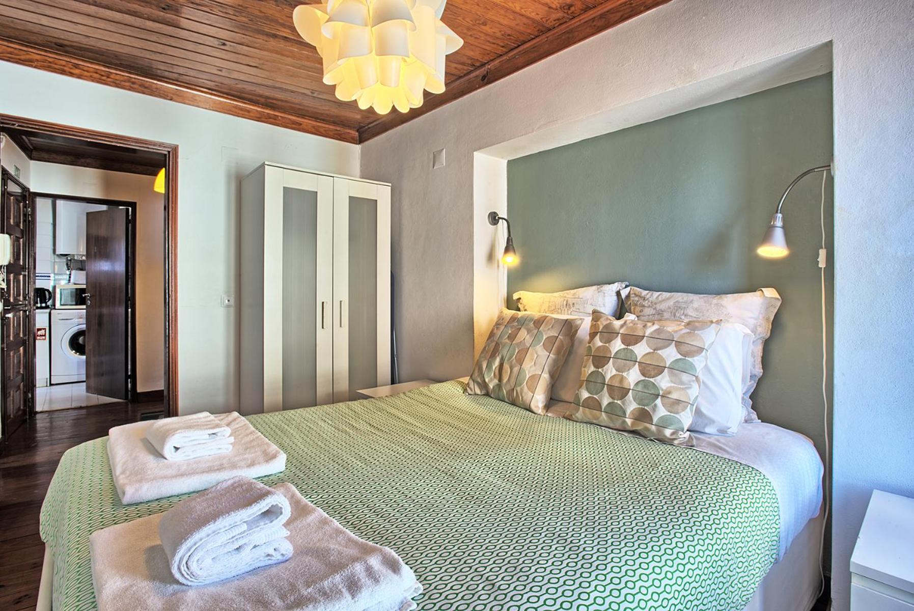 MyPlaceLisbon - Alfama River View Apartment view 5