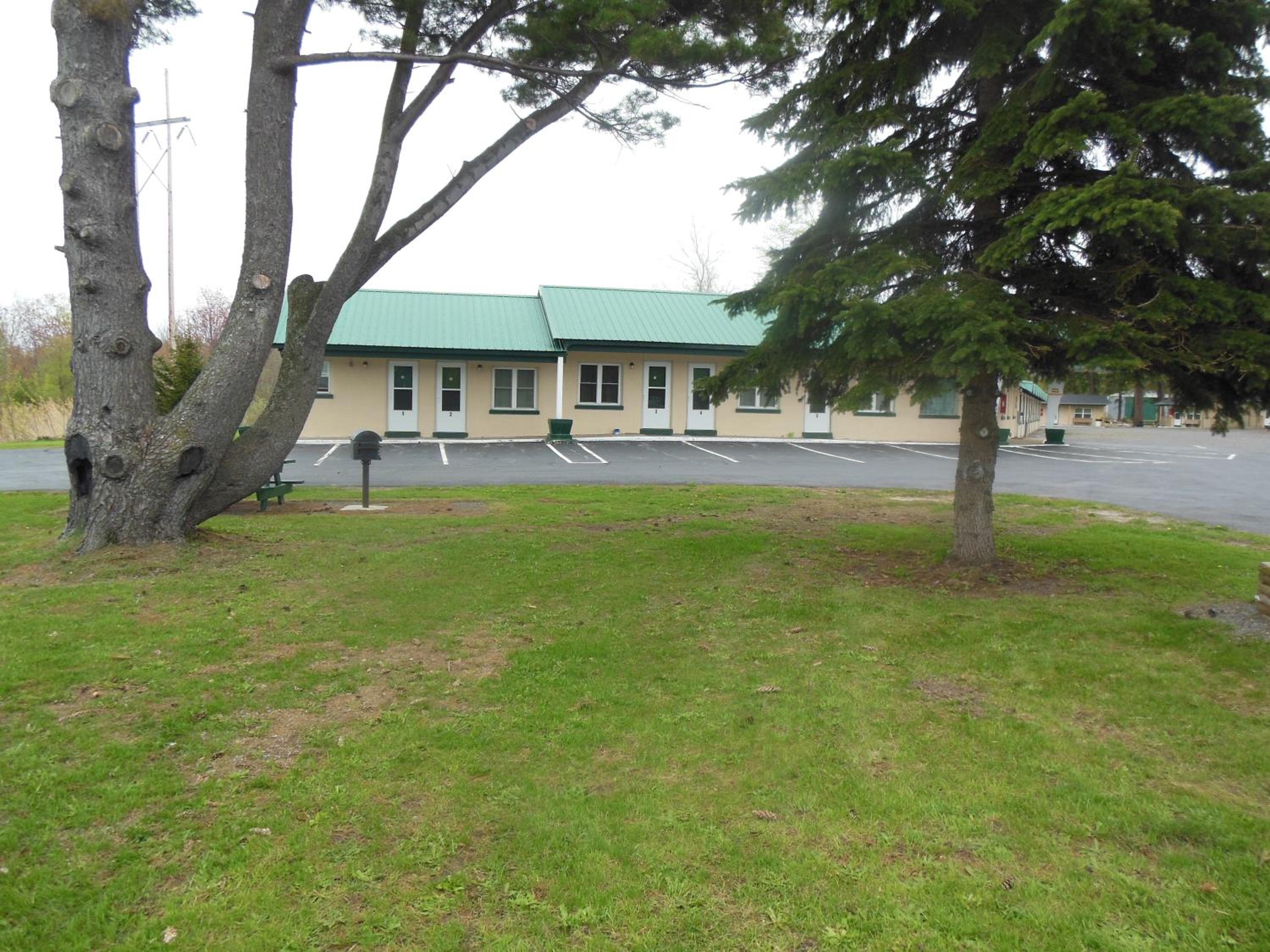 Evergreen Motel