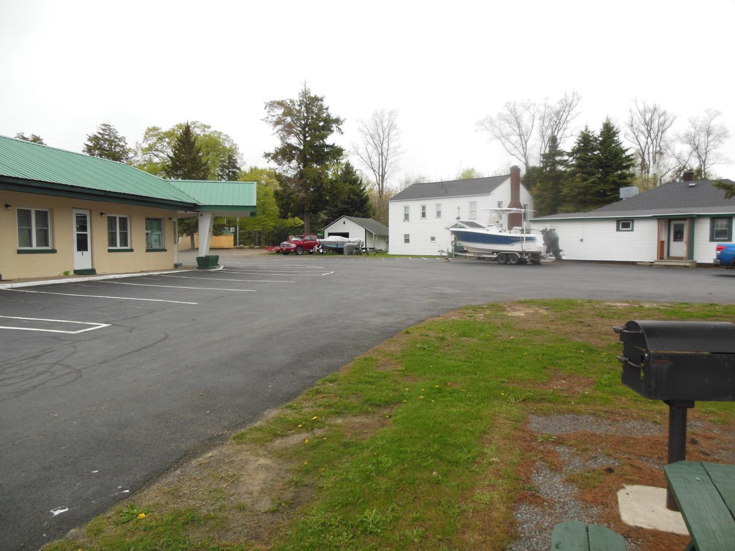 Evergreen Motel