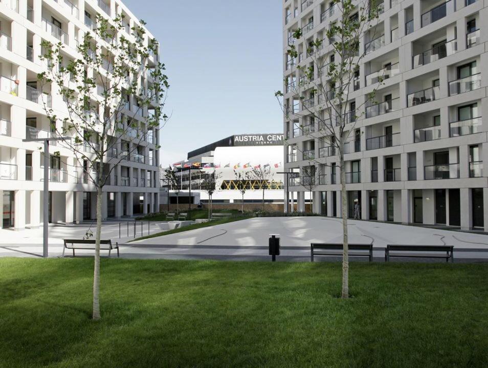 Amazing Austria Center Apartment near UNO City