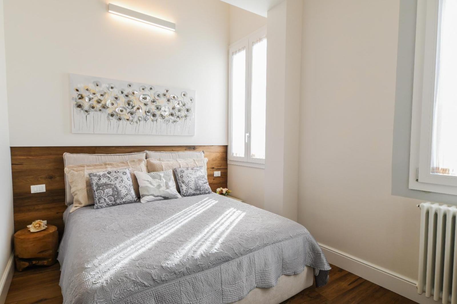 Oltrarno Lily Suite