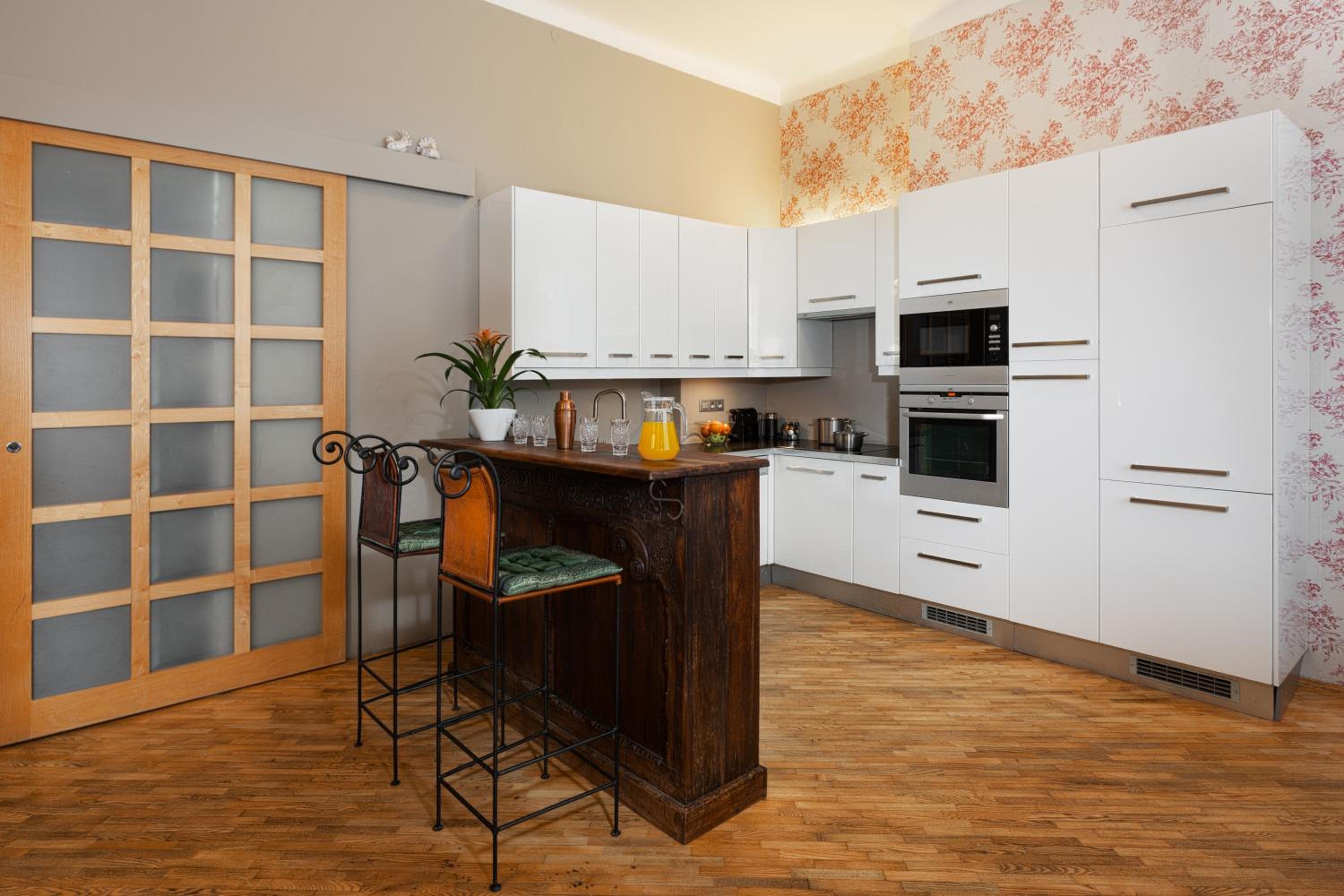 Exclusive Old Town Apartments