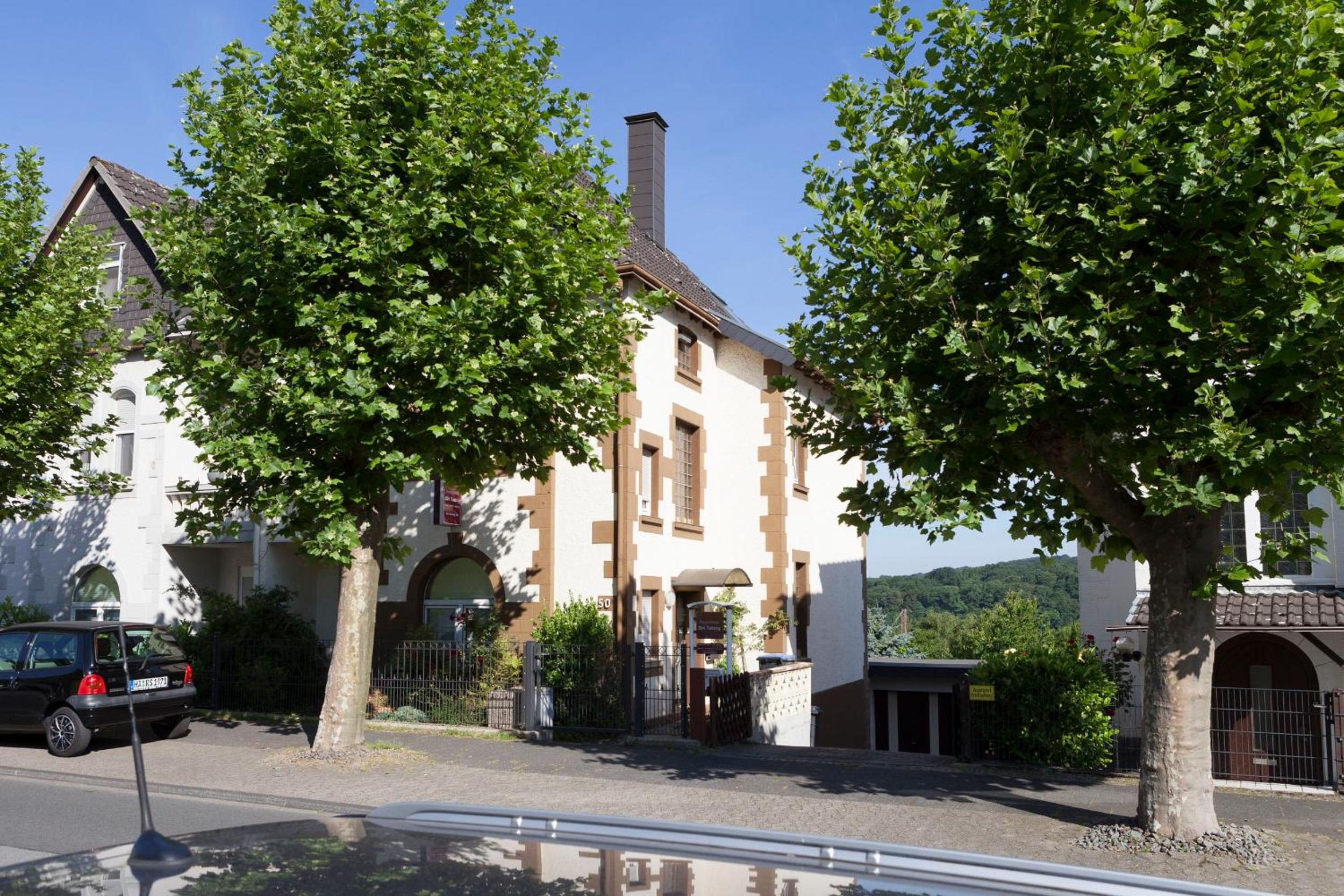 Monteur Apartment Charlotte view 2