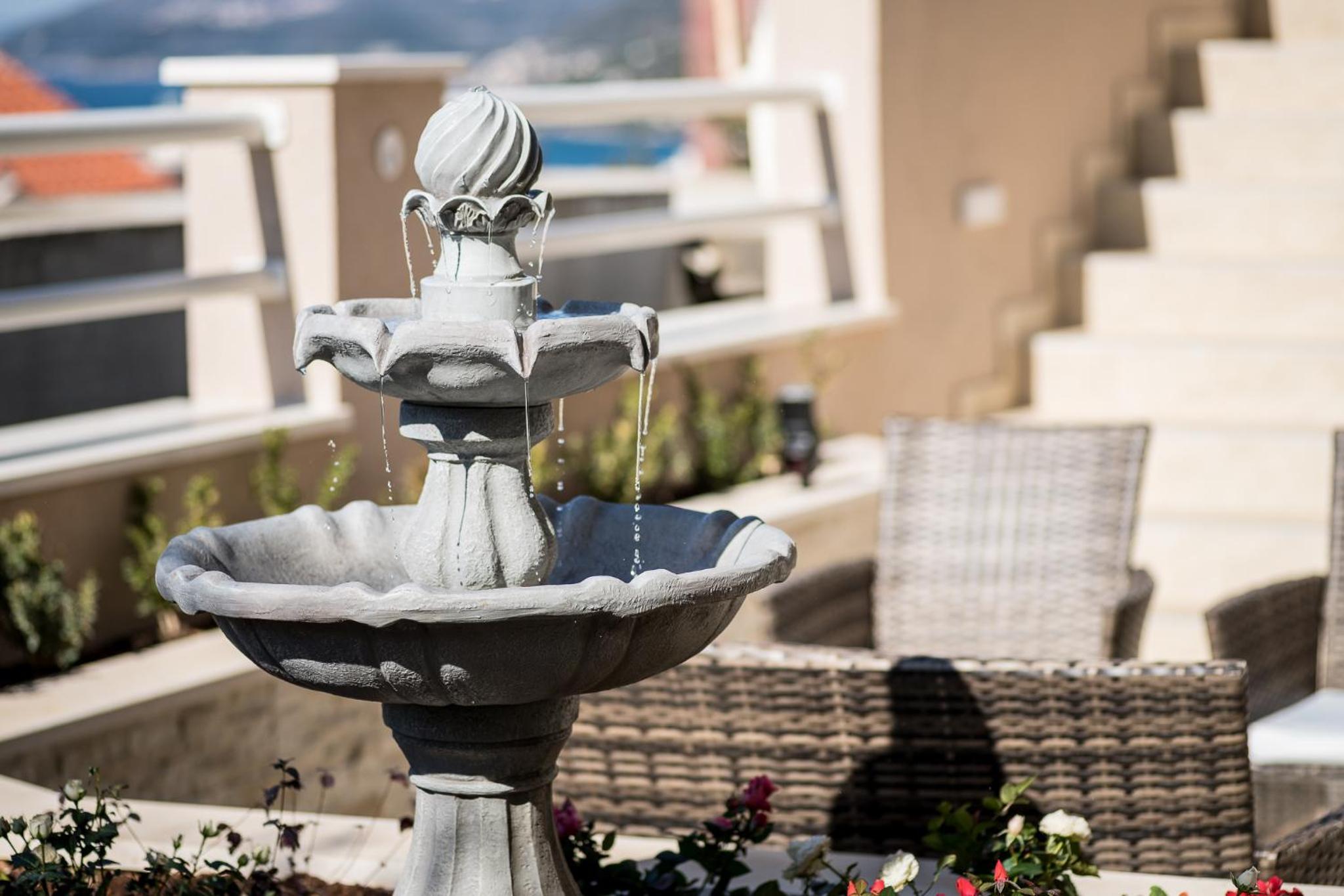 Hotel S & V Deluxe Apartments - Image 1