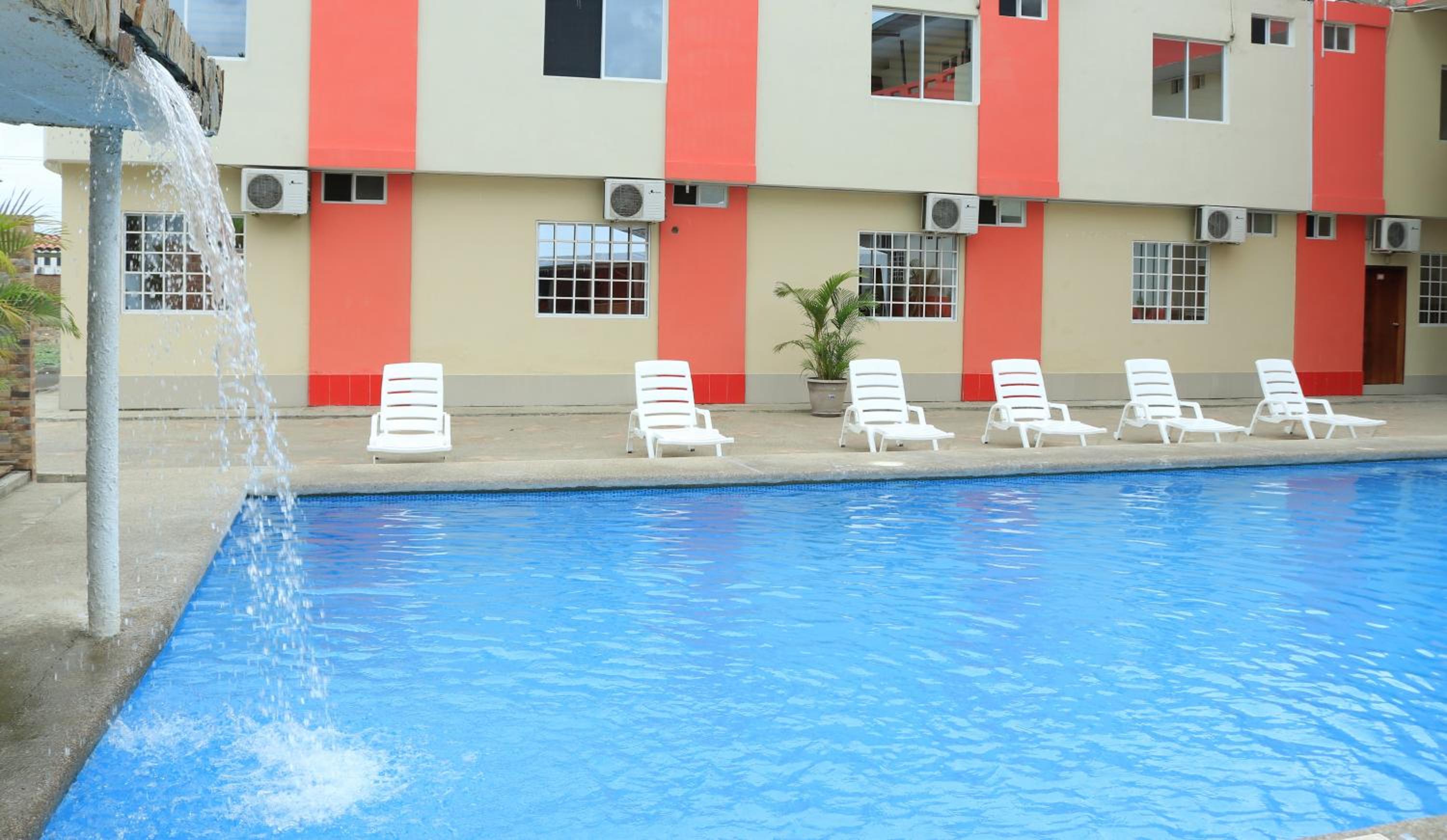 Hotel Pikeiro Blue view 2