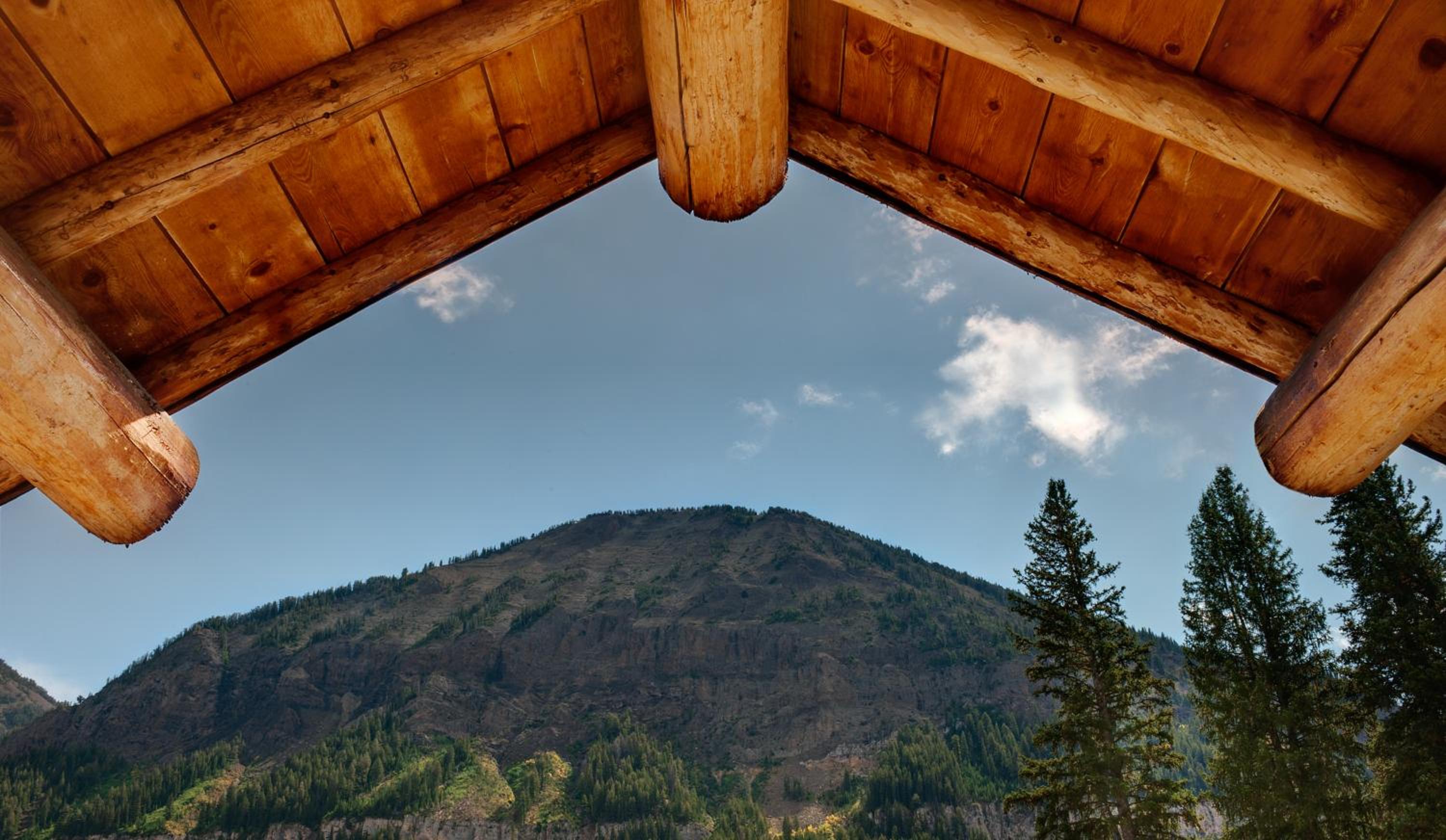 Silver Gate Lodging view 3