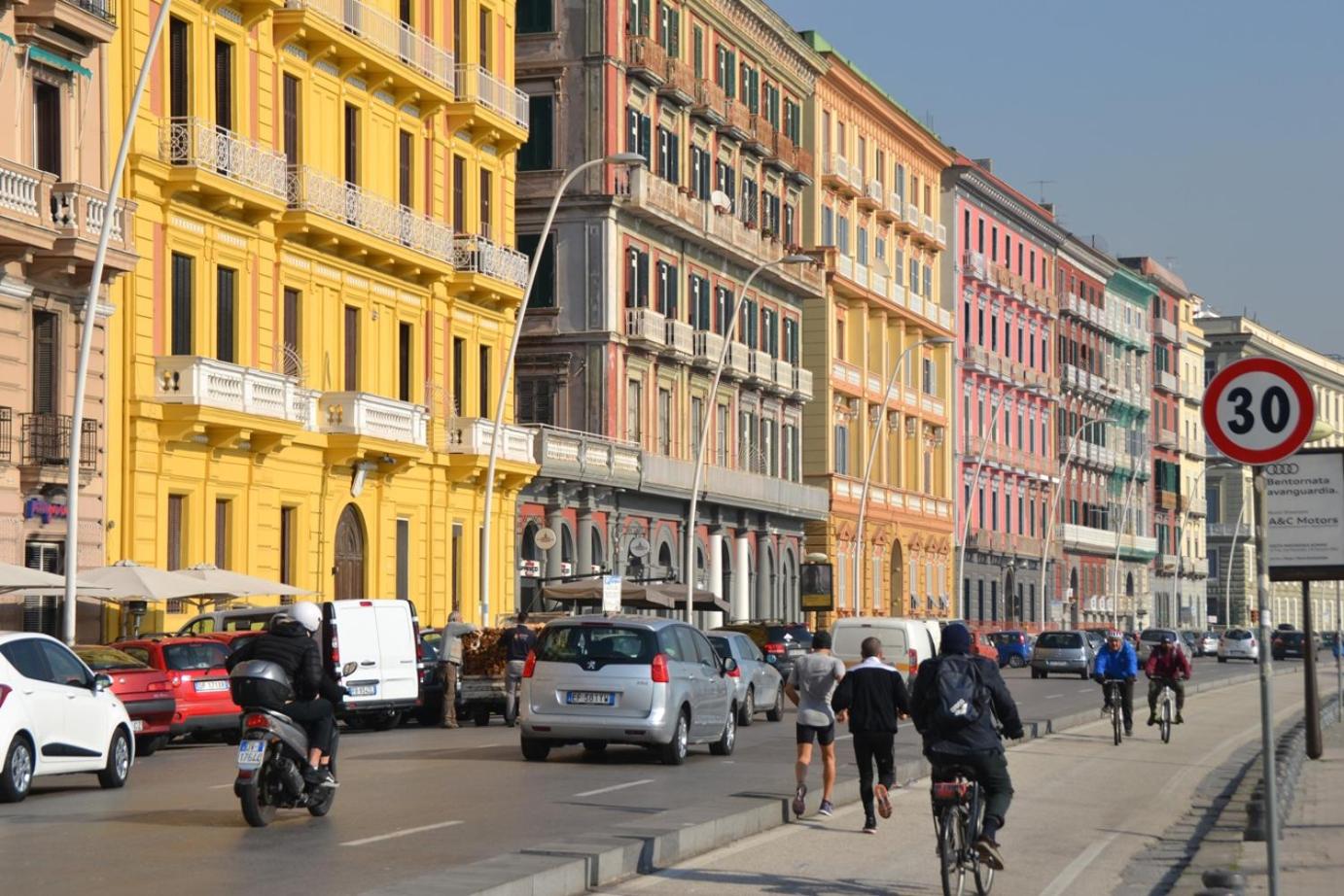 2 passi a Napoli