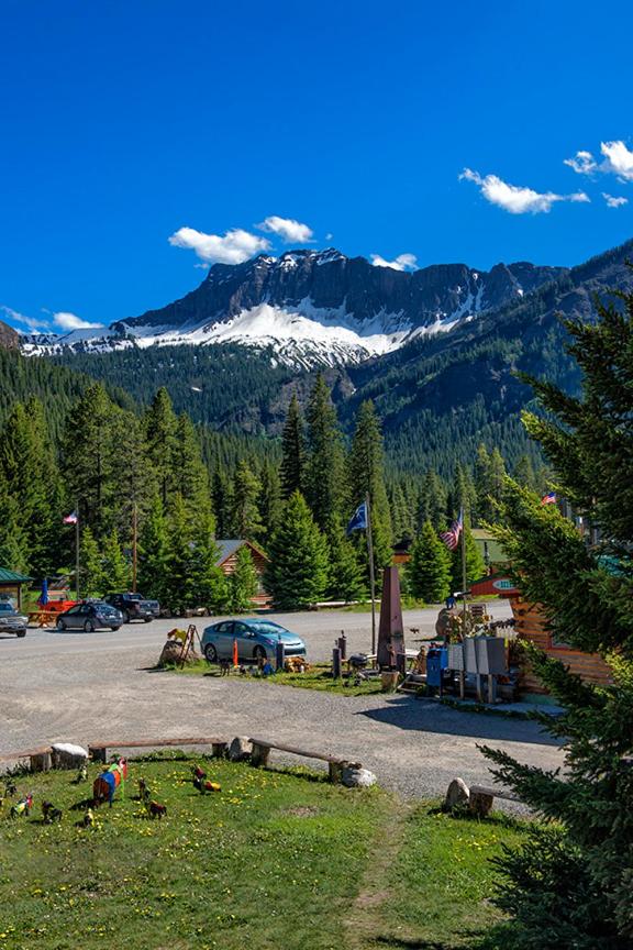 Silver Gate Lodging view 2