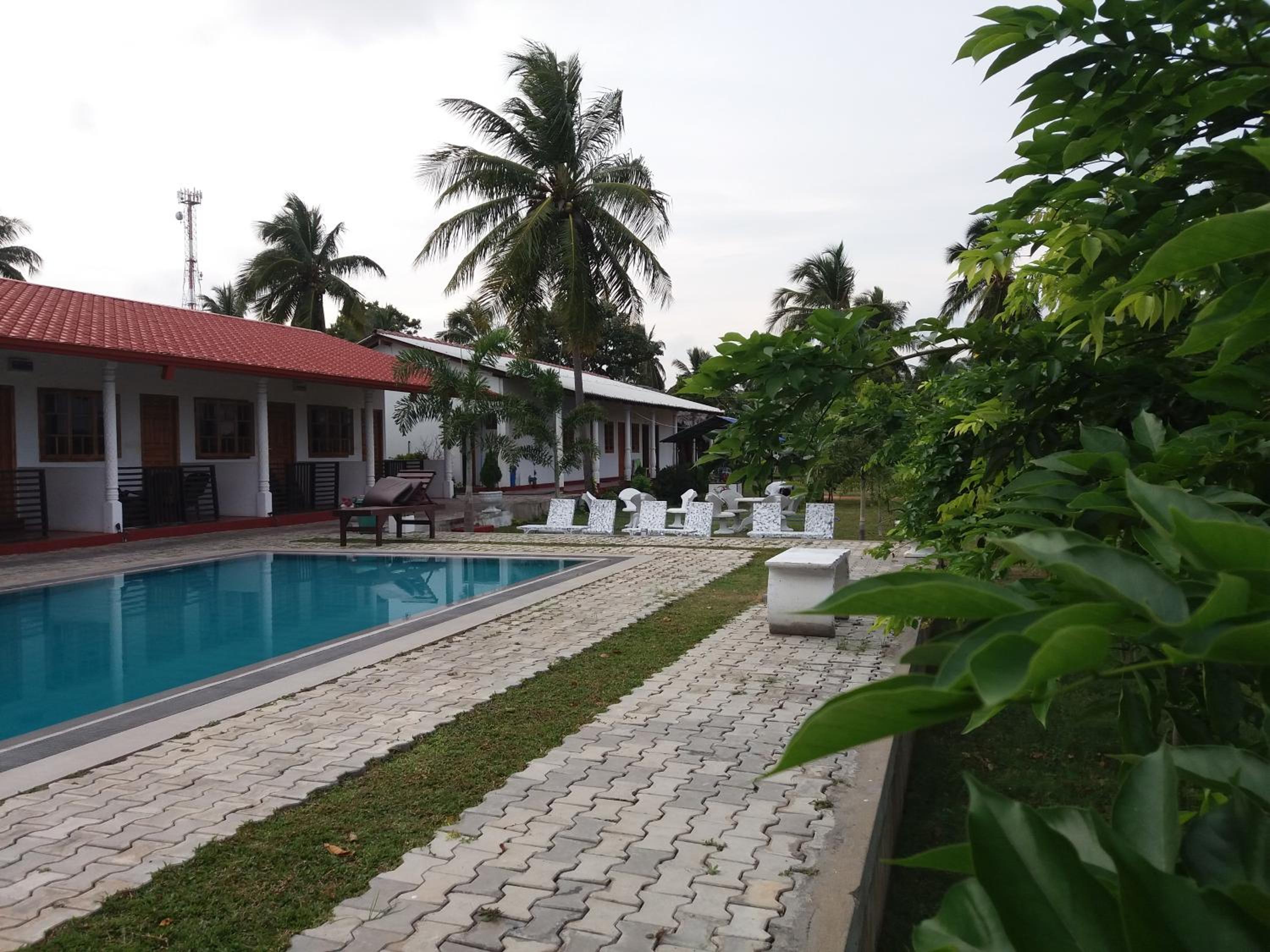 Shan Guest and Restaurant Nilaveli