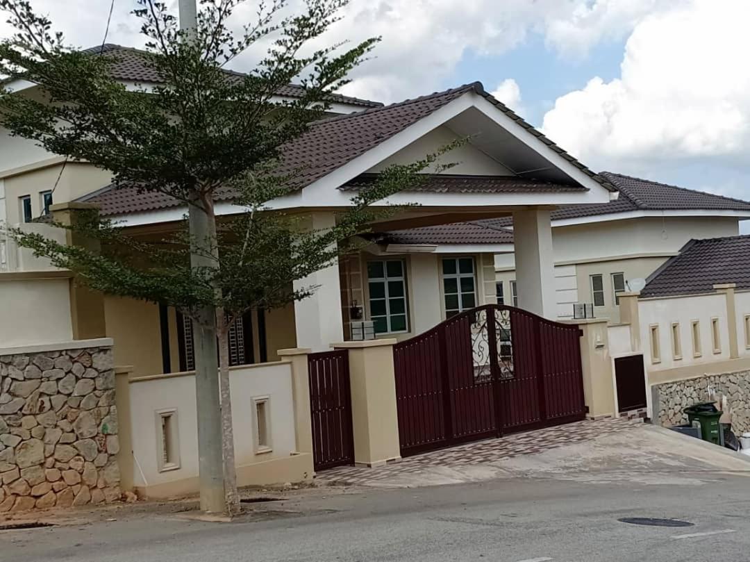 Hotel Gambang Homestay BangloMuslim - Image 1