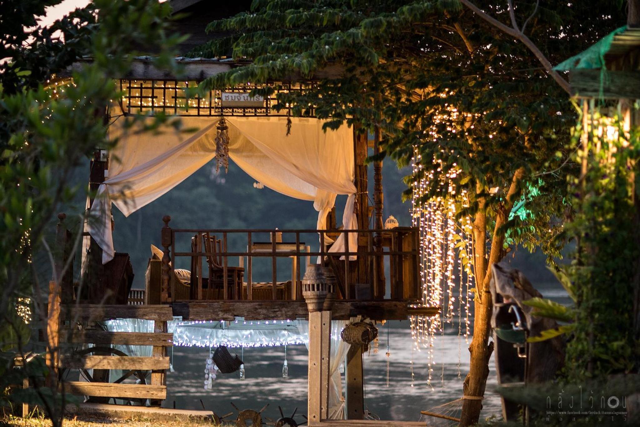 The Antique Riverside Resort