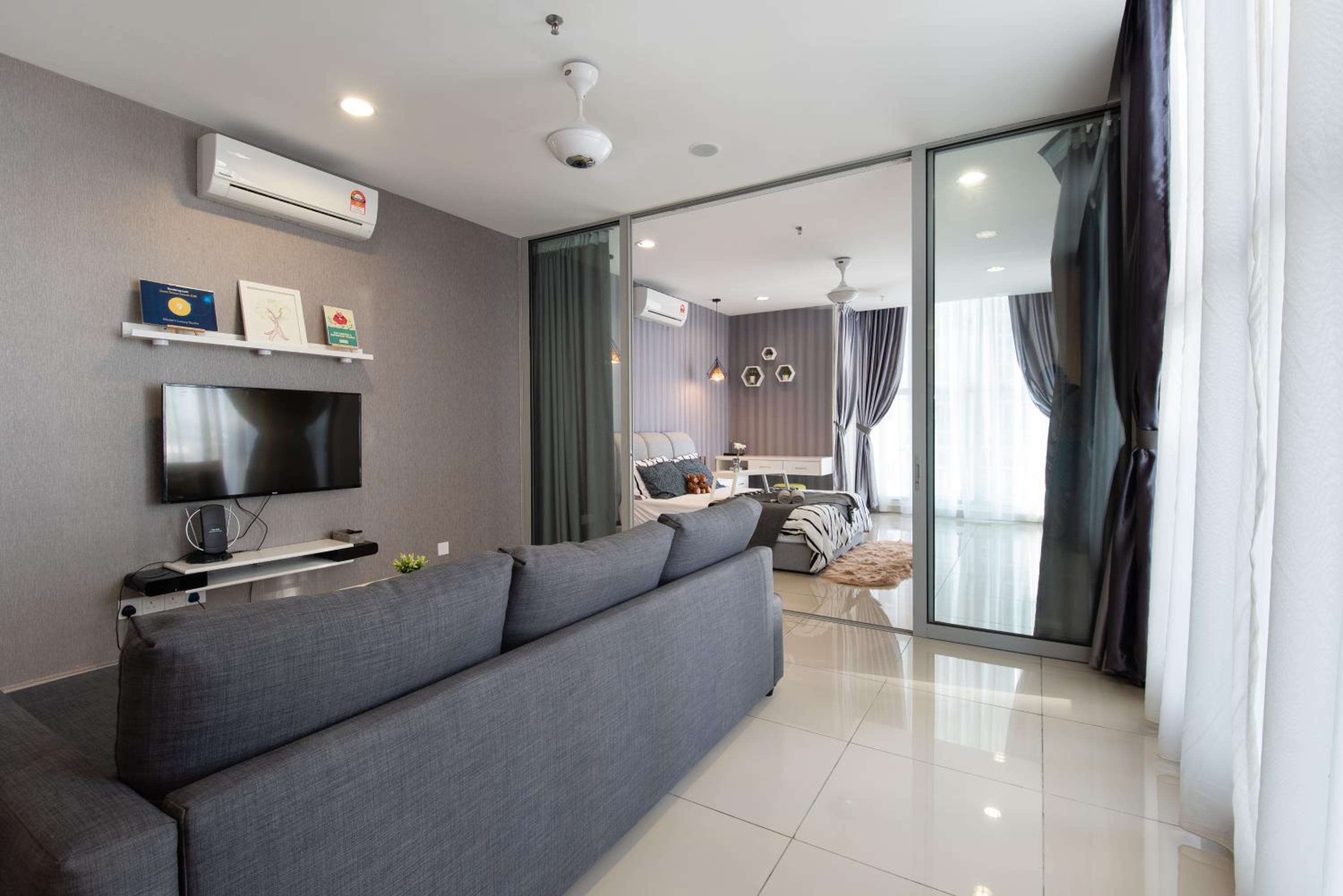 Modern Luxury Studio photo 5