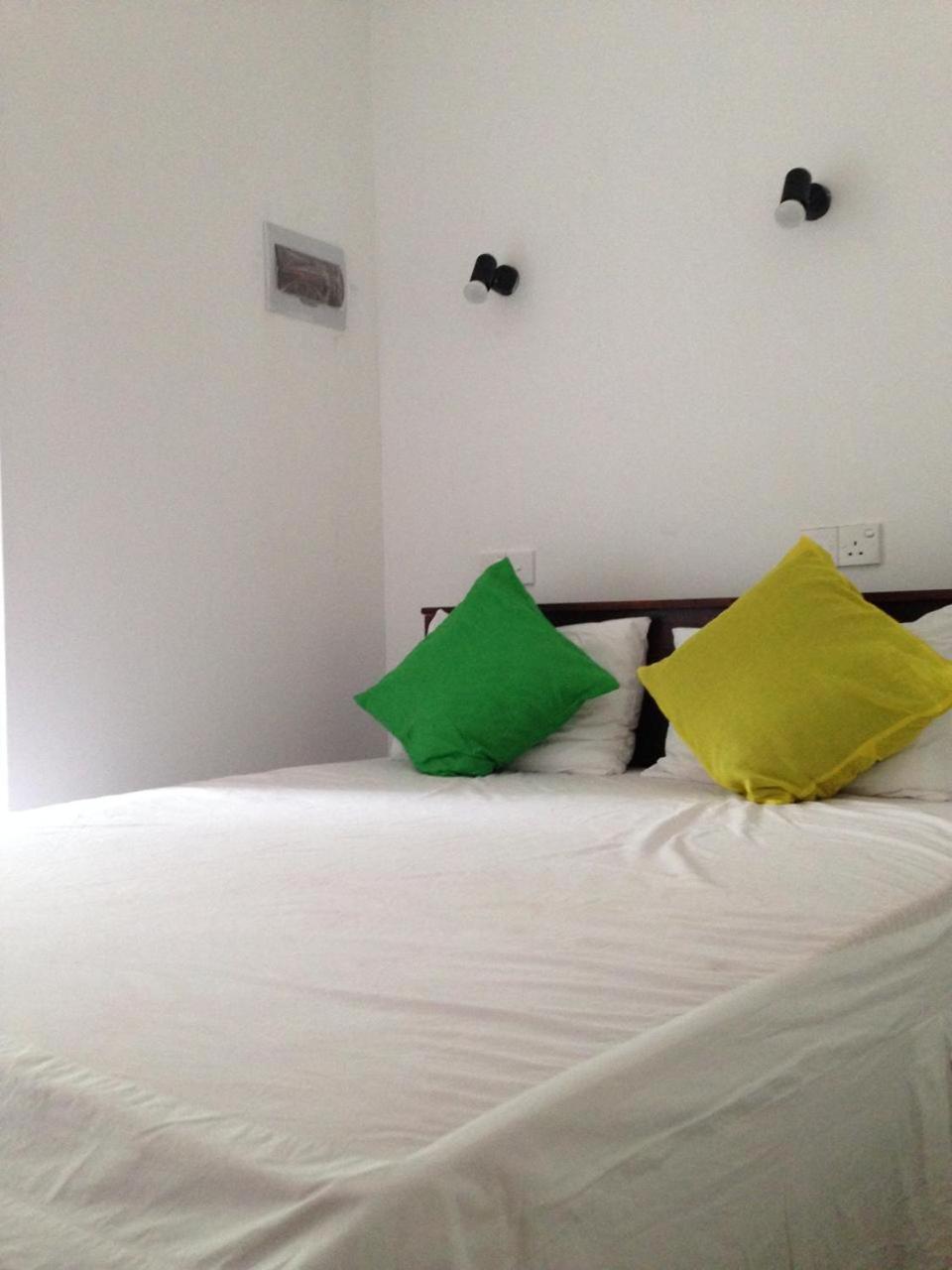 Rivi Sanda Villa & Apartment Hikkaduwa