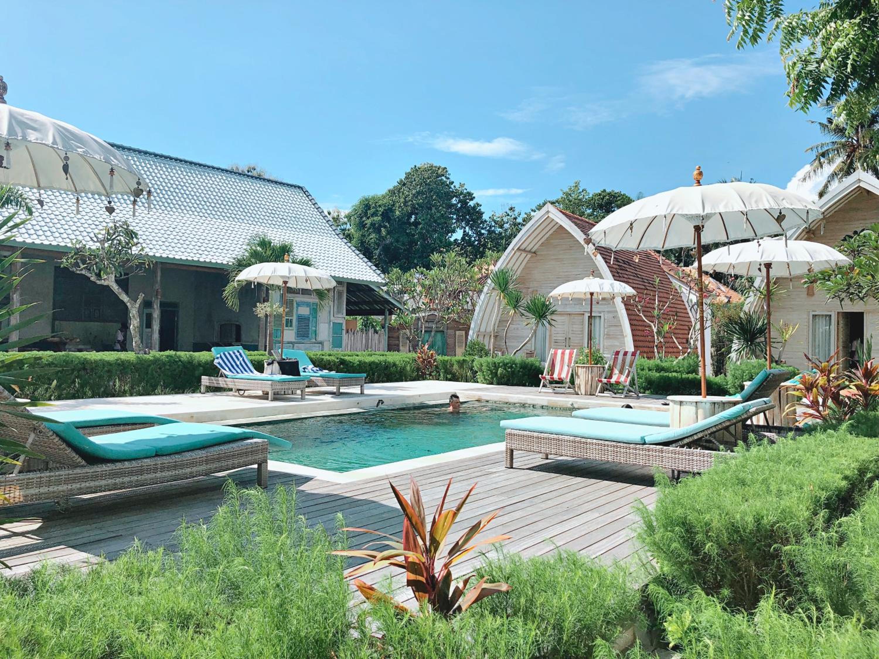 La Roja Bungalows