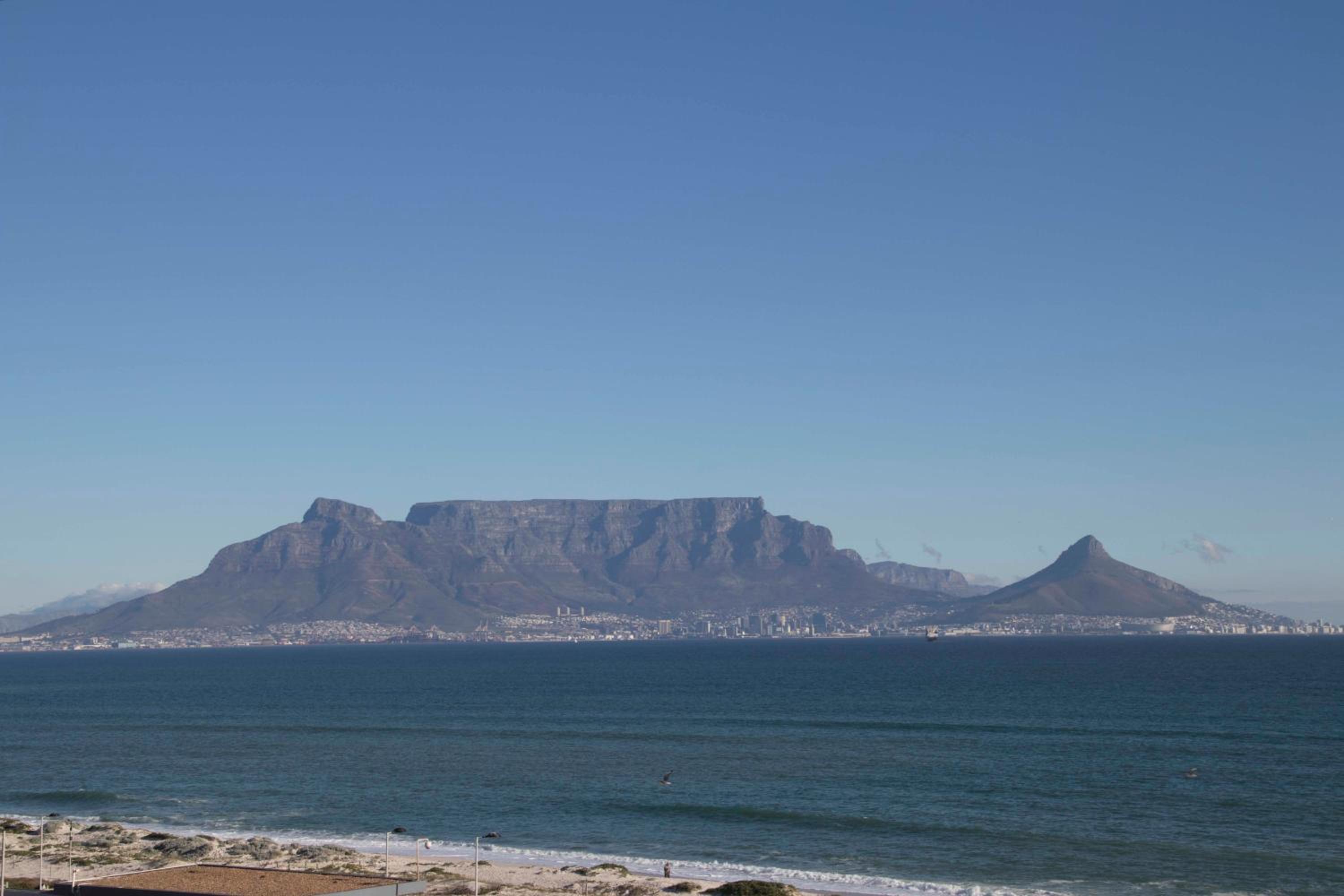 Cape Town Beachfront Accommodation in Blouberg view 5