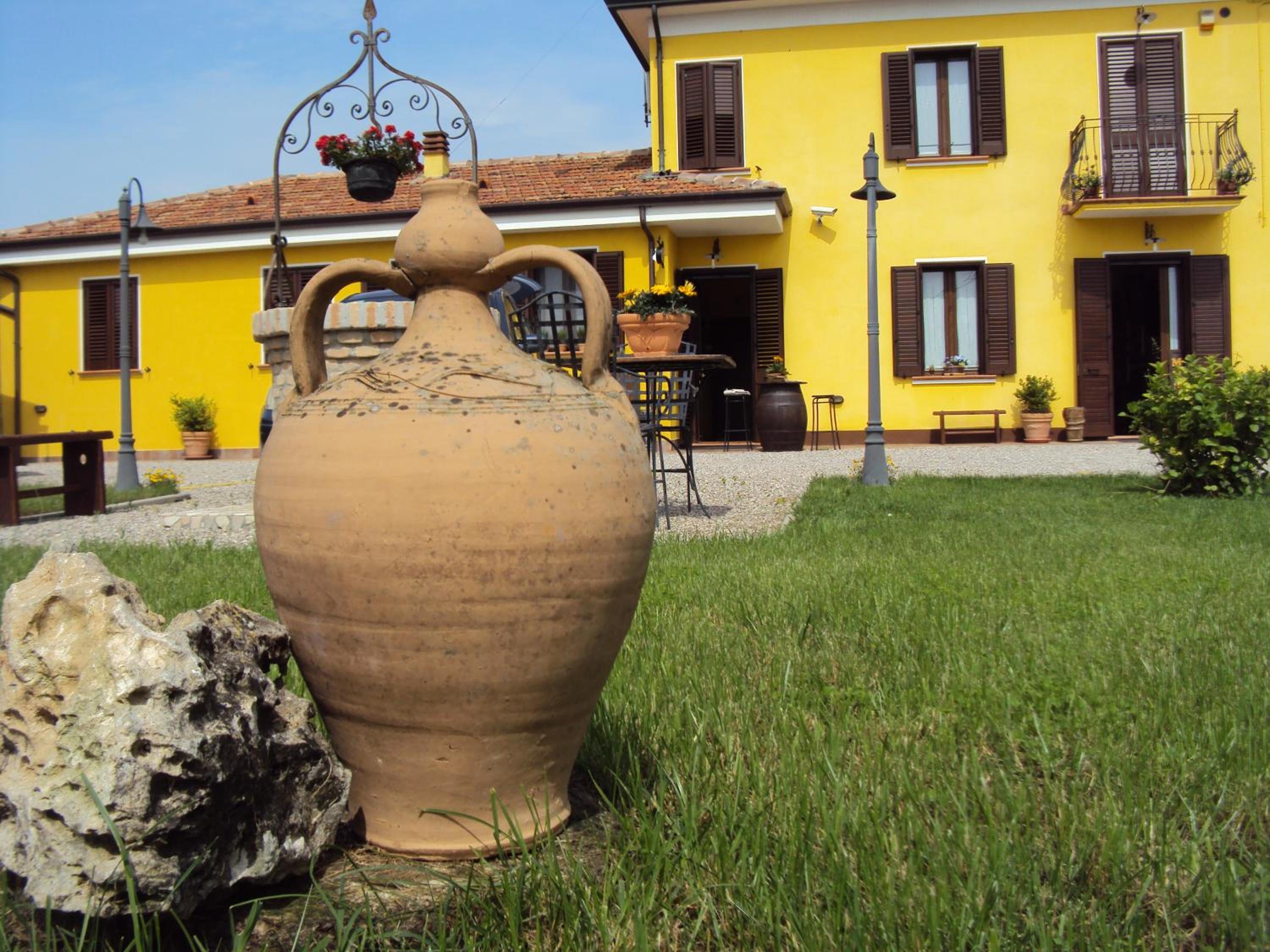 Casa di Campagna B&B La Corte Ferrara