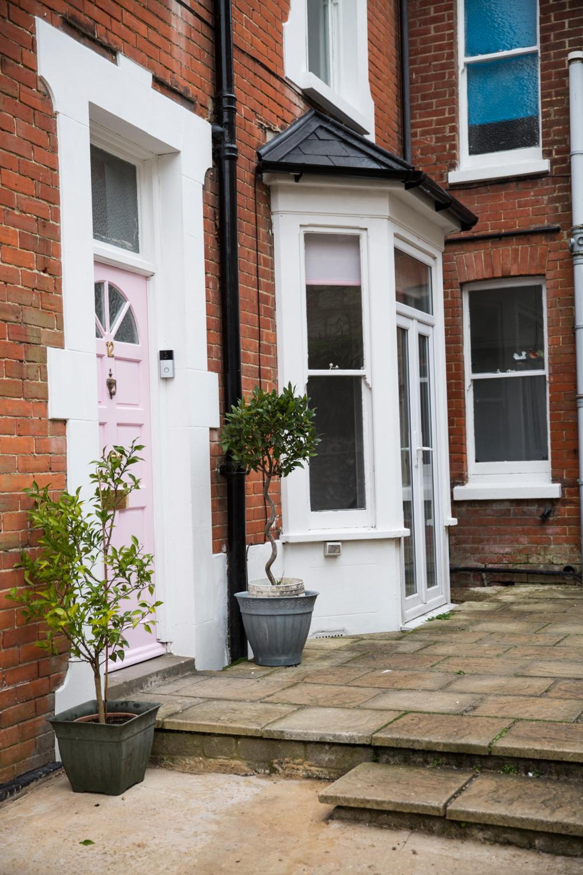 The Pink Door Seaside Holiday Home view 4