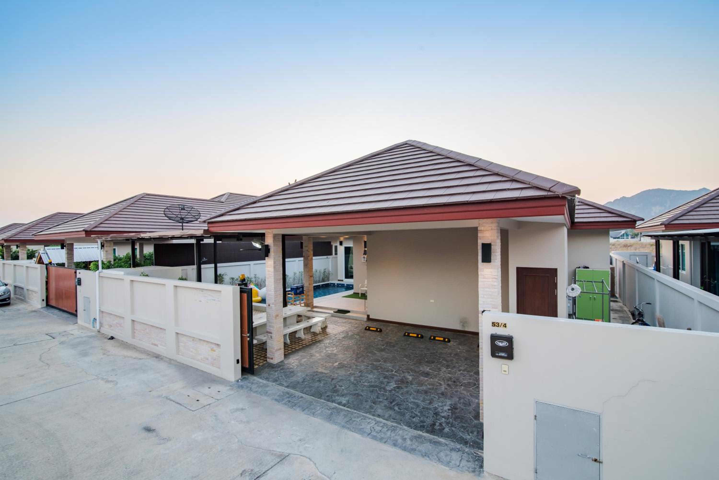 Hotel Greenview Pool Villa Cha-am - Image 1