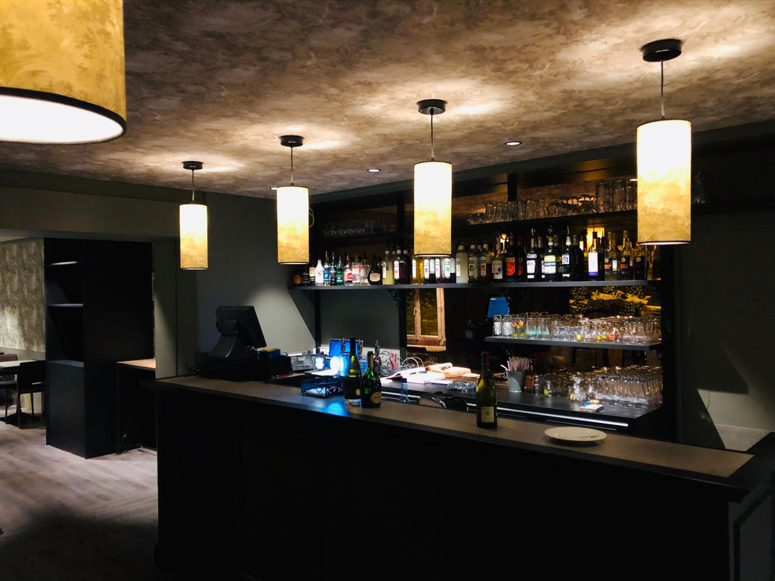 bar