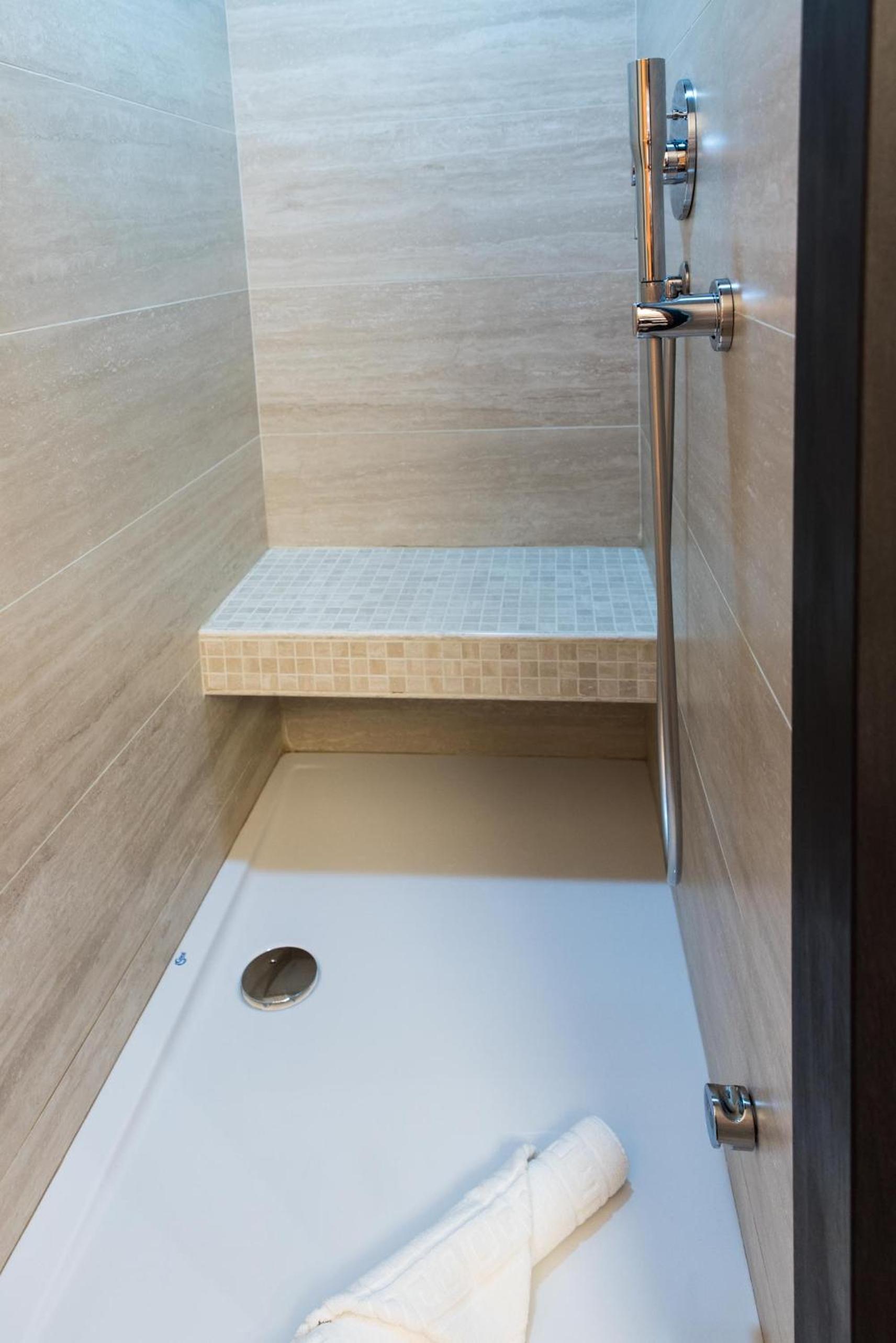 Unicum Vite en Rome — bathroom