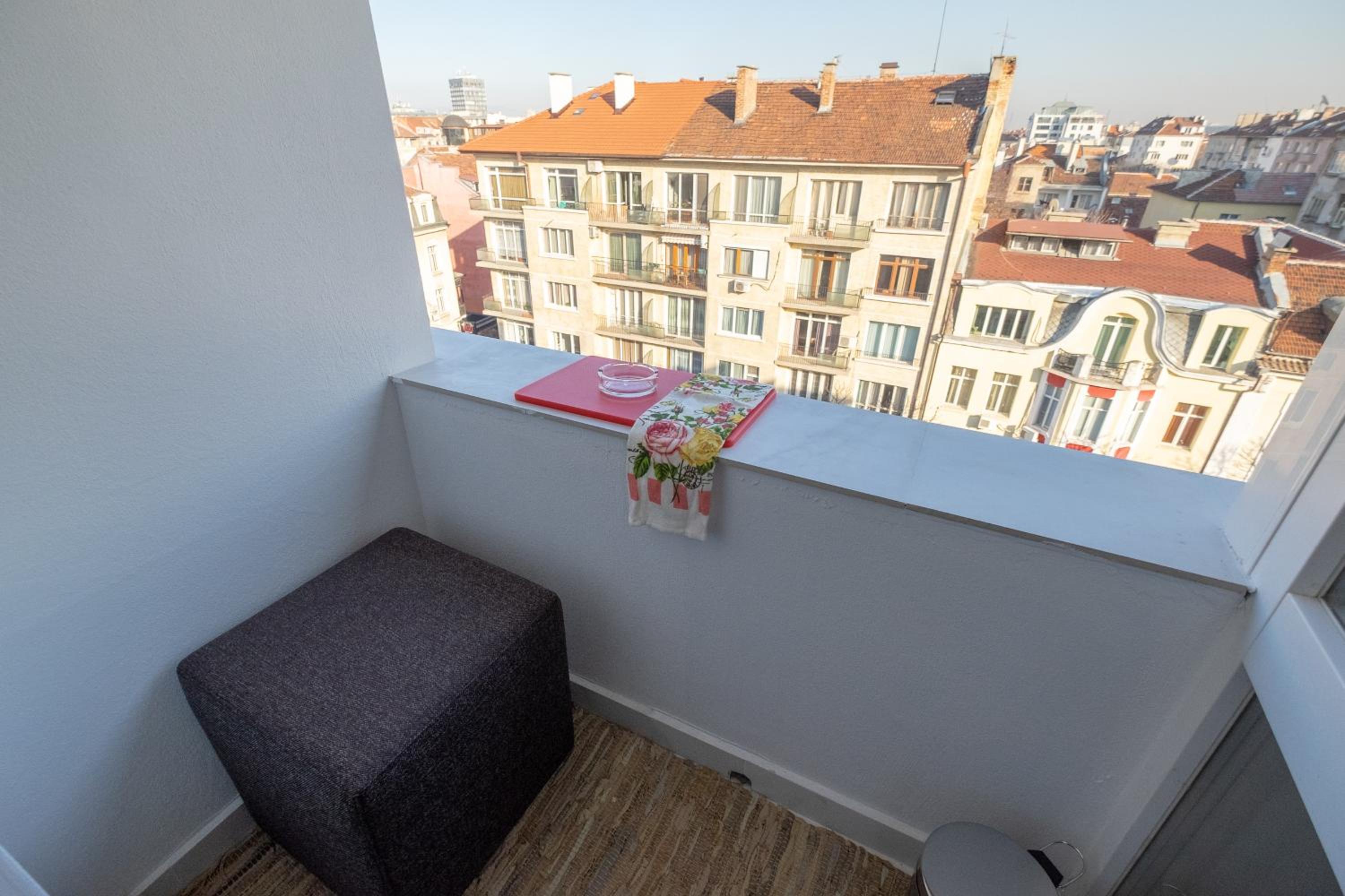 Vitosha Blvd Luxury 2-Bedroom, 2-Bathroom with Balcony