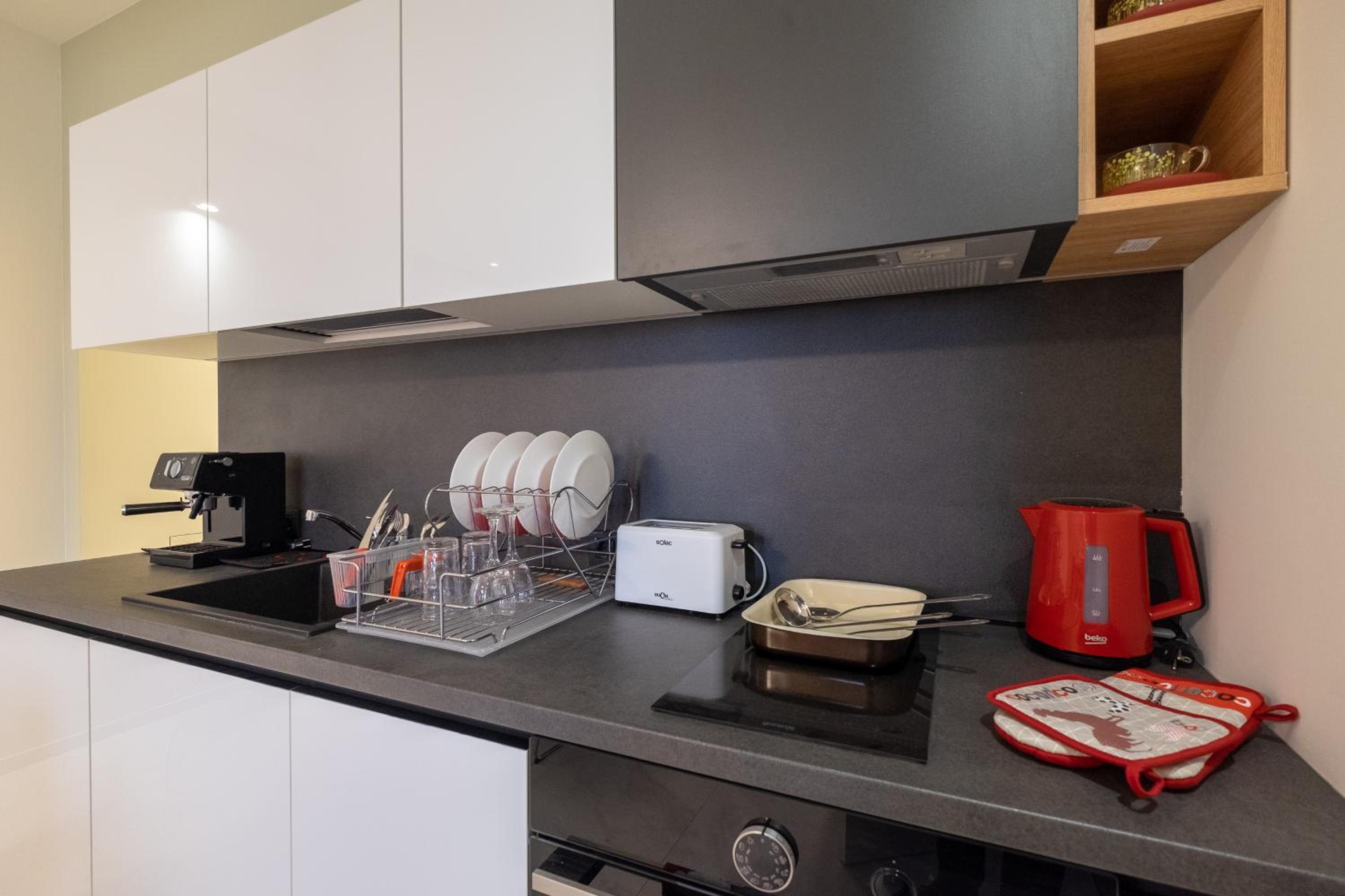 Vitosha Blvd Luxury 2-Bedroom, 2-Bathroom with Balcony