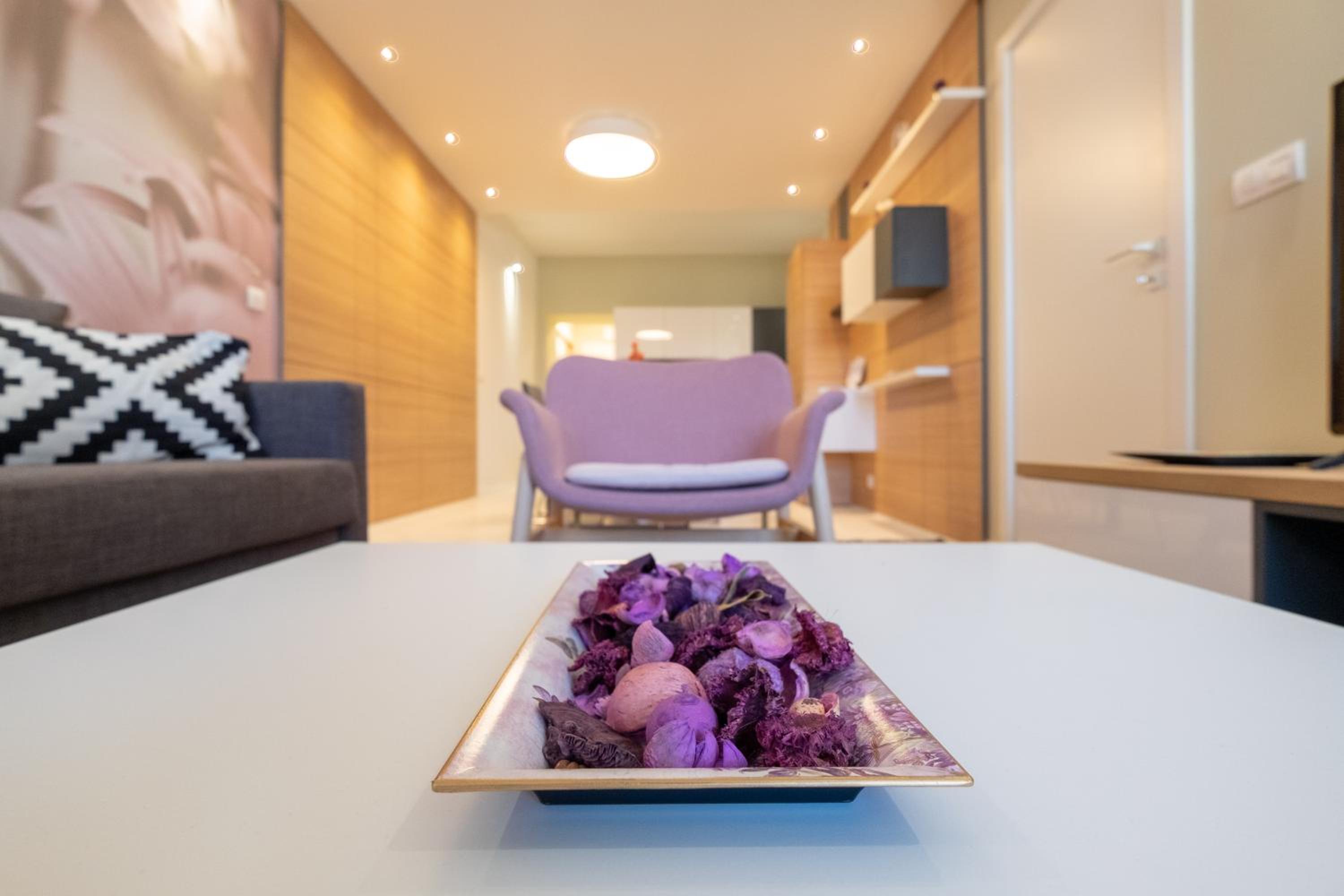 Vitosha Blvd Luxury 2-Bedroom, 2-Bathroom with Balcony