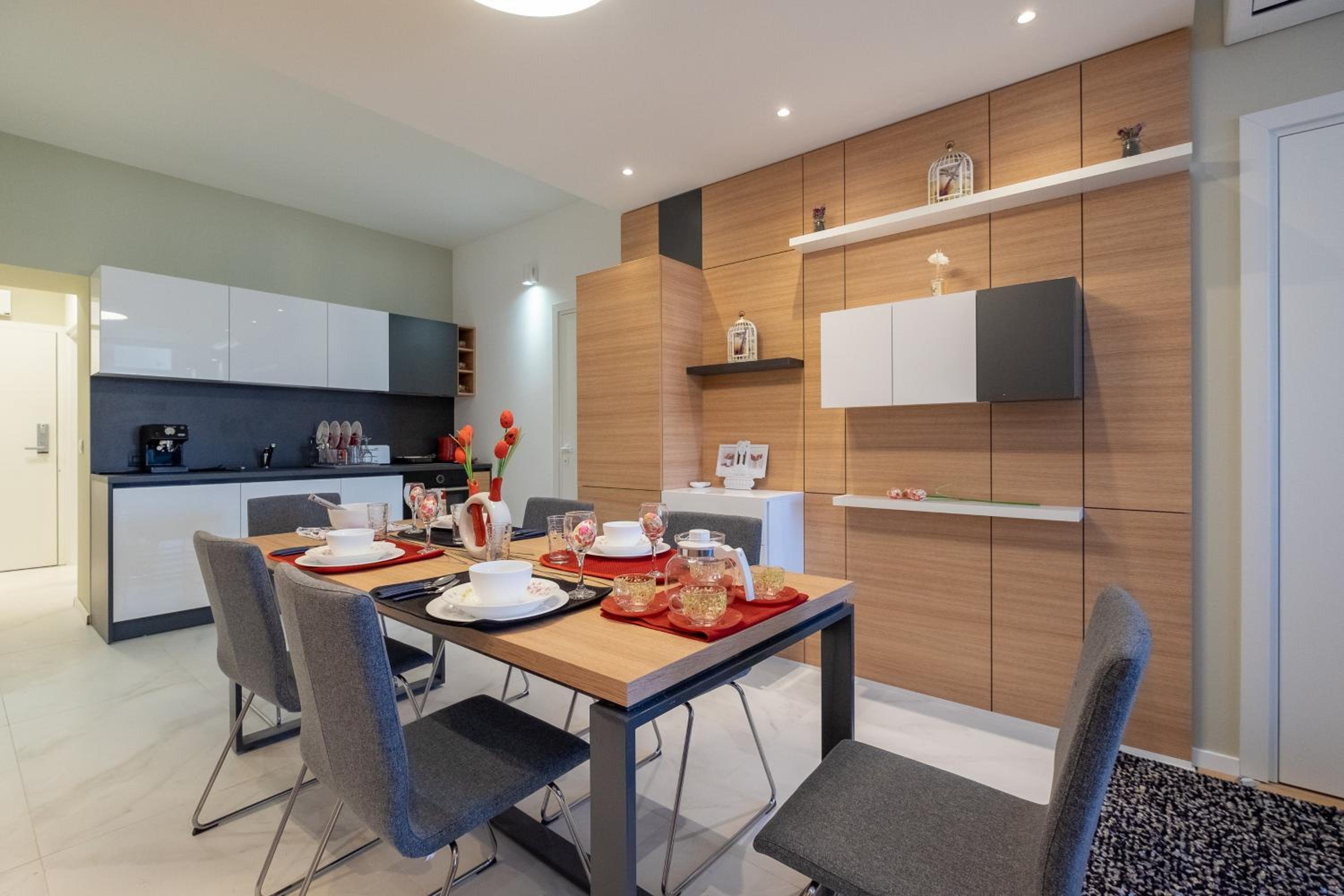 Vitosha Blvd Luxury 2-Bedroom, 2-Bathroom with Balcony