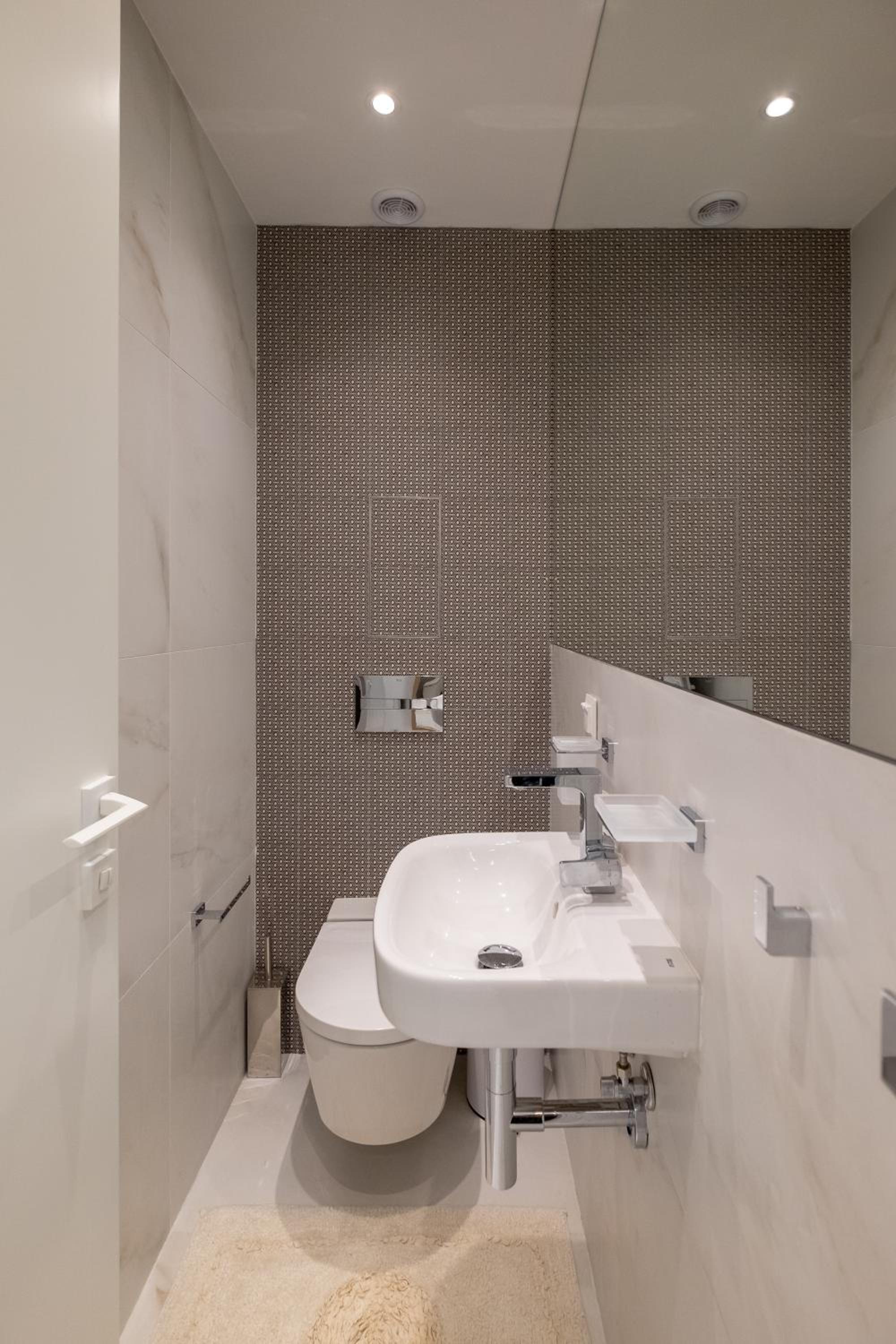 Vitosha Blvd Luxury 2-Bedroom, 2-Bathroom with Balcony