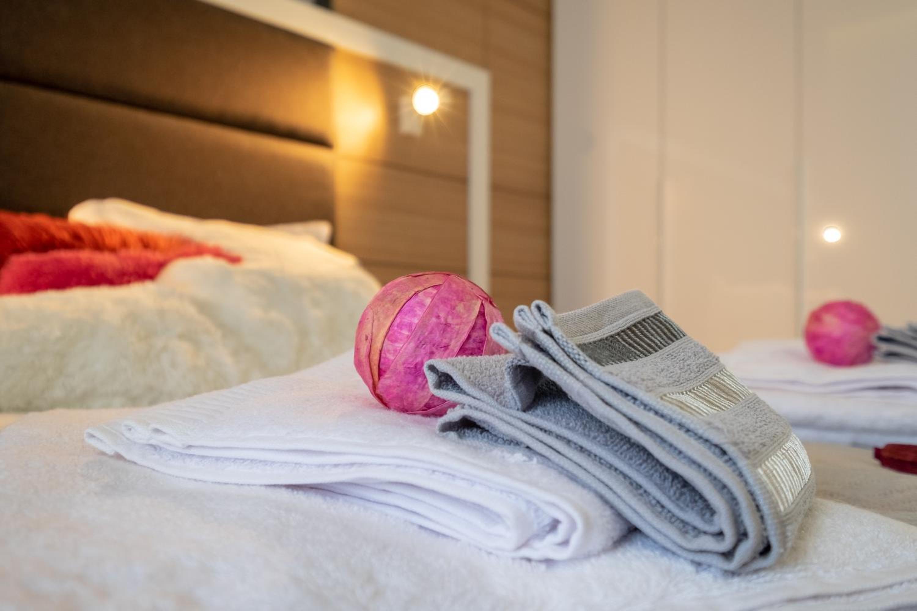 Vitosha Blvd Luxury 2-Bedroom, 2-Bathroom with Balcony
