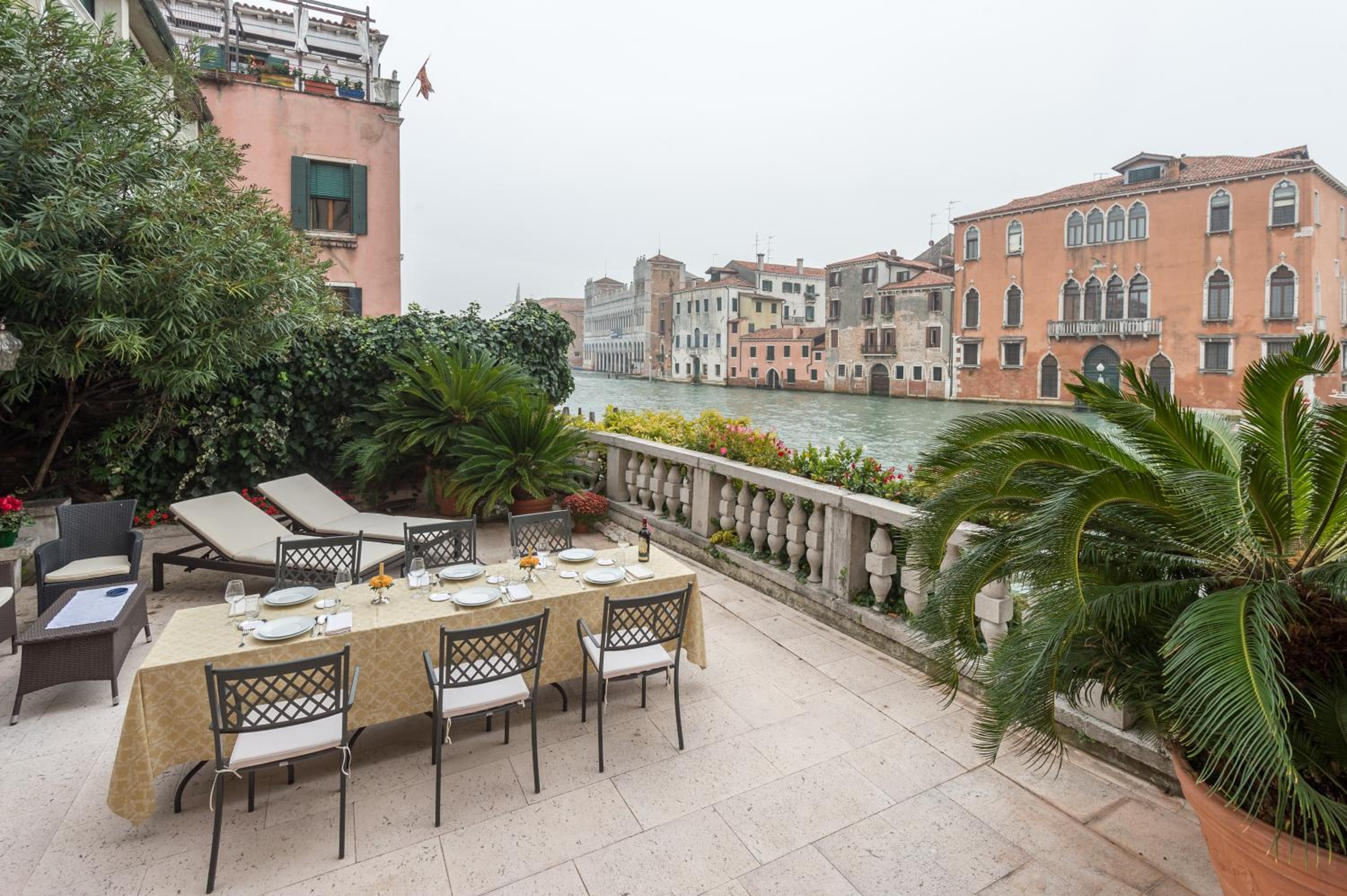 Ca' dei Cuori on the Grand Canal