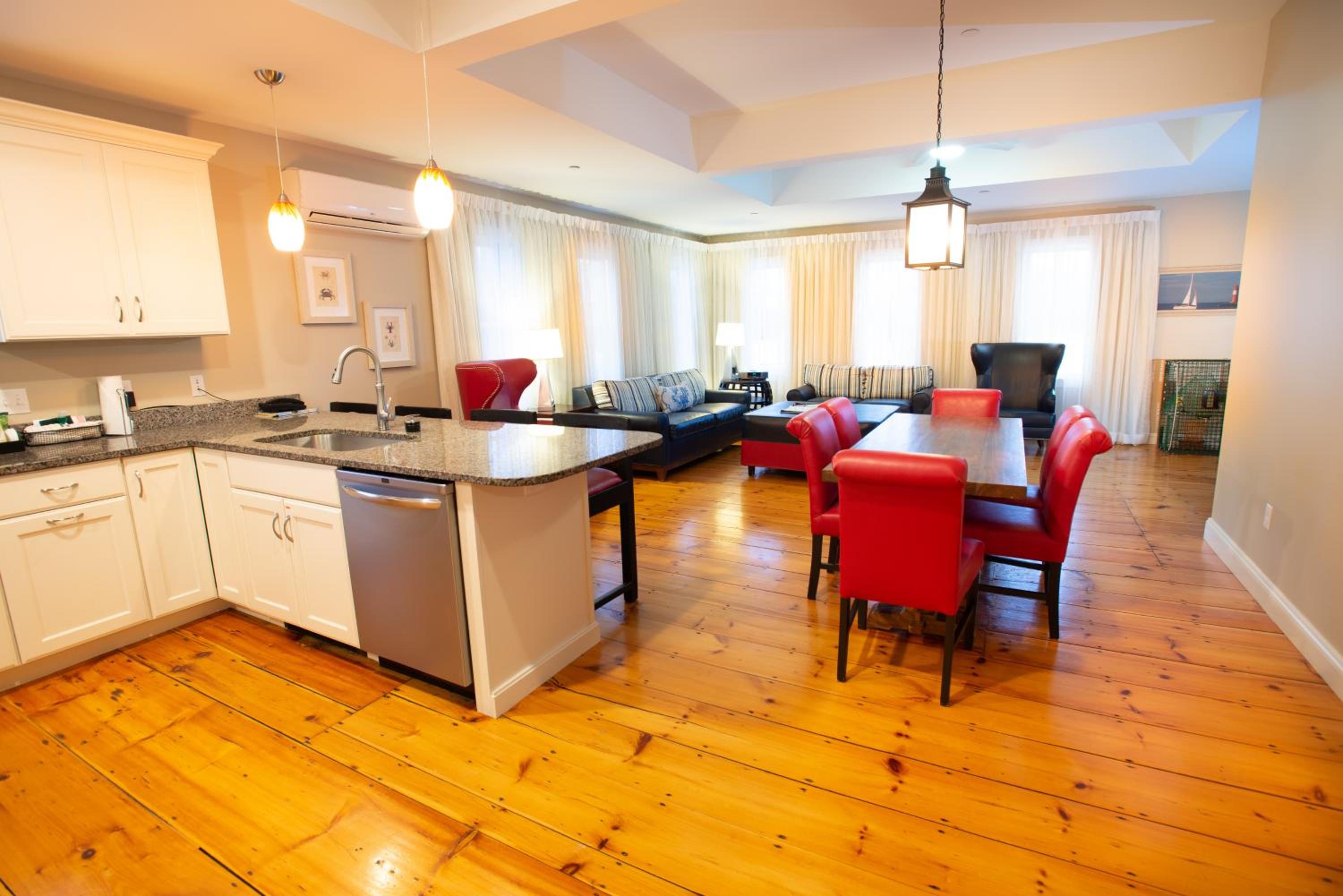 84 Main by Capital Vacations - Property Image 9