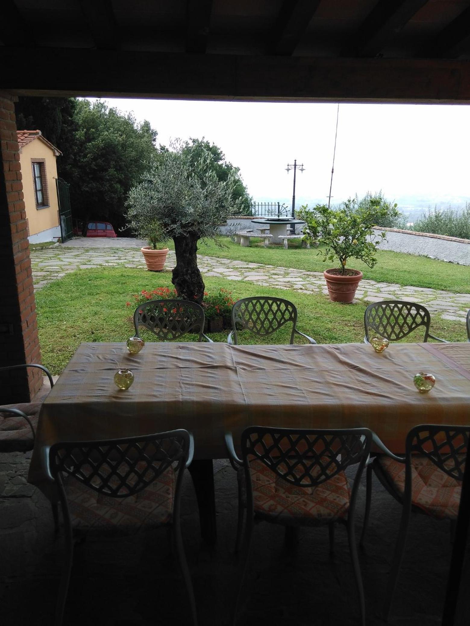 Photo 10