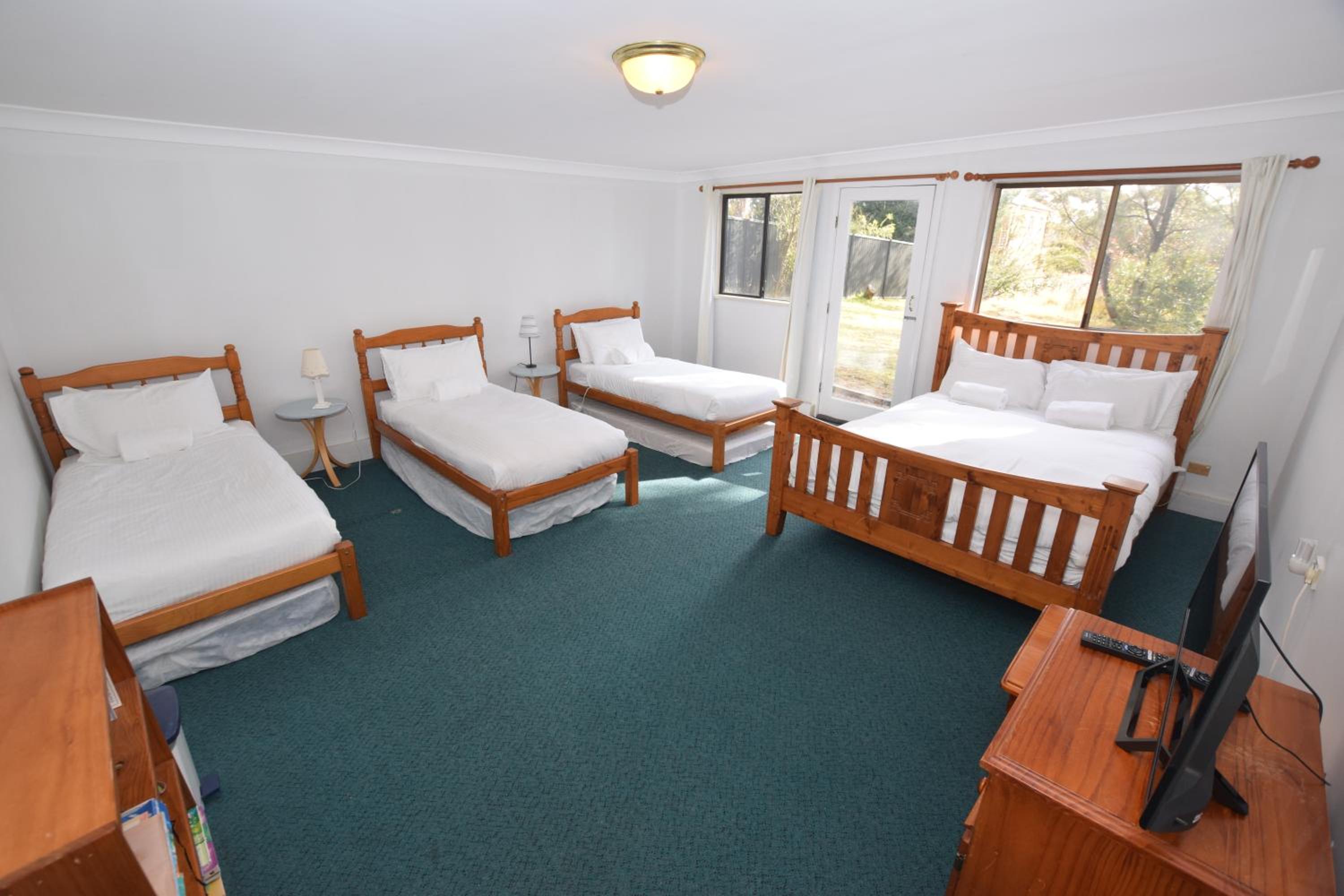 Sublime Cedar Lodge Leura