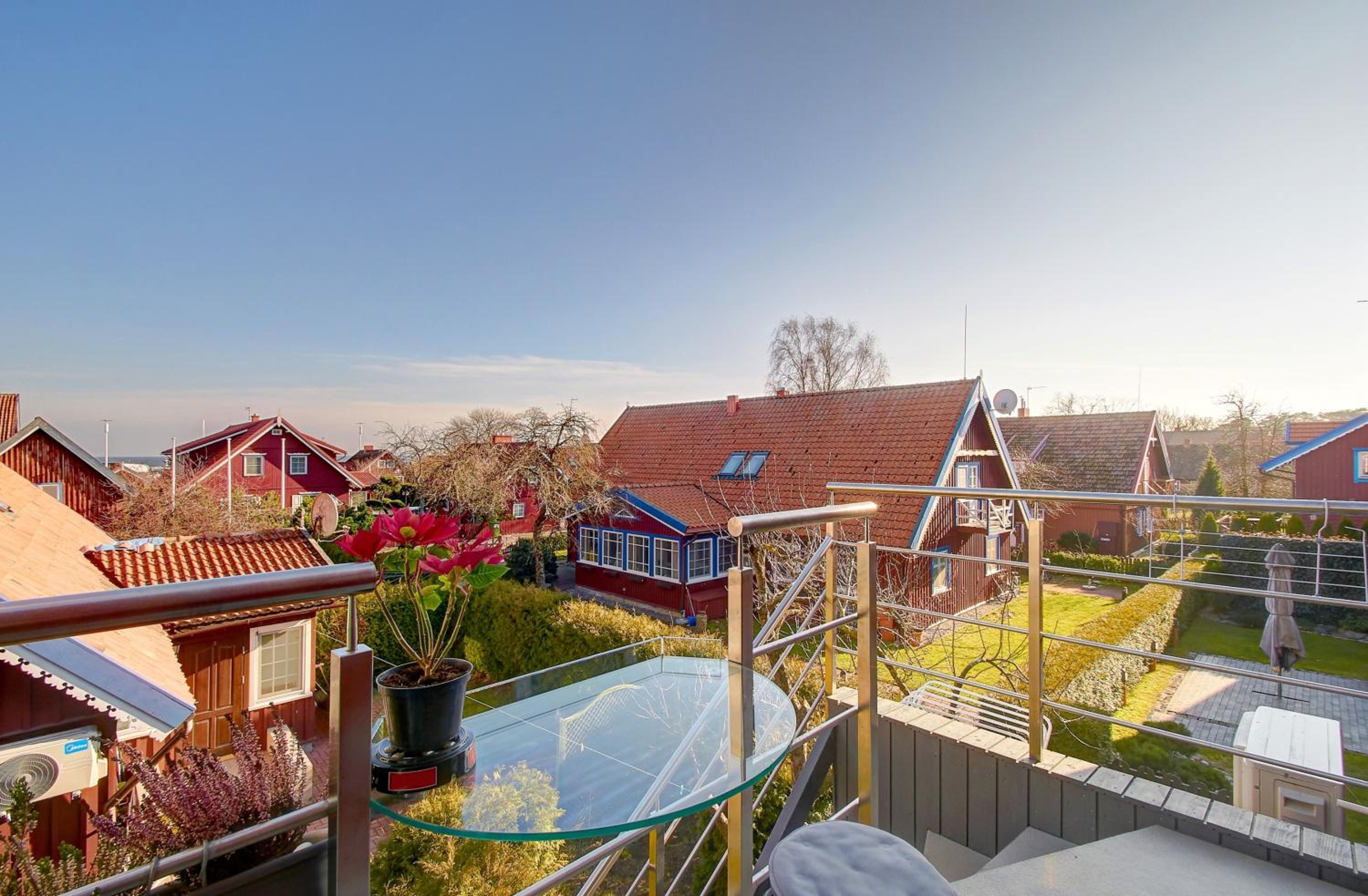 Loftas Nidos centre view 2